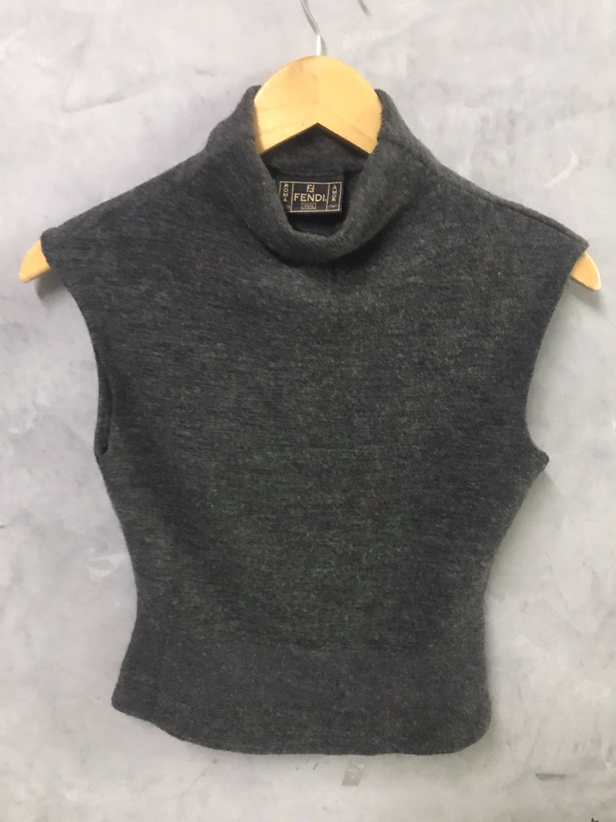 Fendi Fendi - Sleeveless Turtleneck Crop Top Size S / US 4 / IT 40 - 2 Thumbnail
