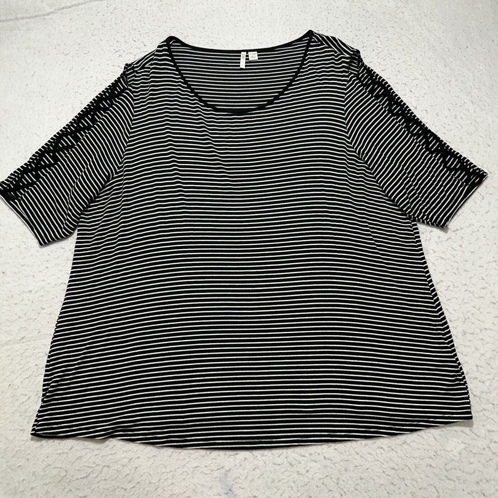 Other Cato 22/24W Lightweight Black White Striped Blouse Top Size 4XL / US 24-26 - 1 Thumbnail