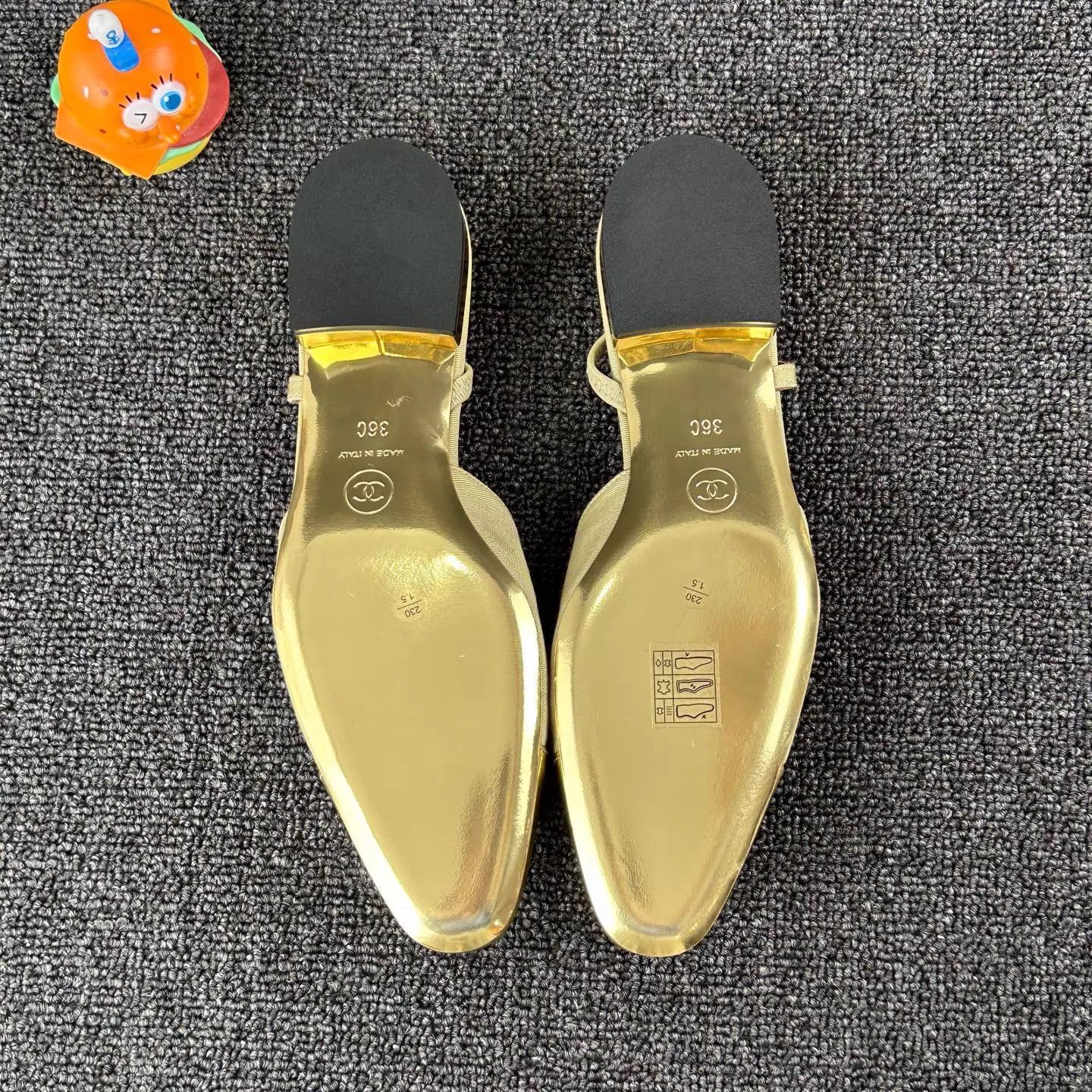 Chanel Chanel Women's Gold Color Blocked Flats 36 Size US 5.5 / IT 35.5 - 6 Thumbnail