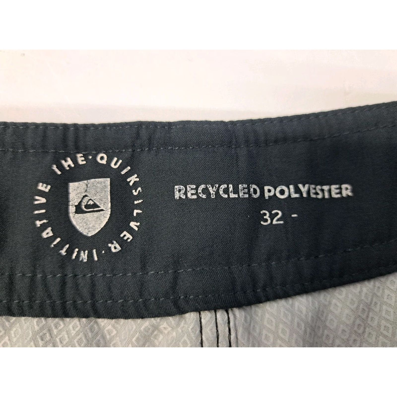 Logo 7 Quiksilver Board Shorts Mens Black/Green Embroidered Logo 32 90s Beach Surfing Lightweight Drawstring Back Pocket Size US 32 / EU 48 - 8 Thumbnail