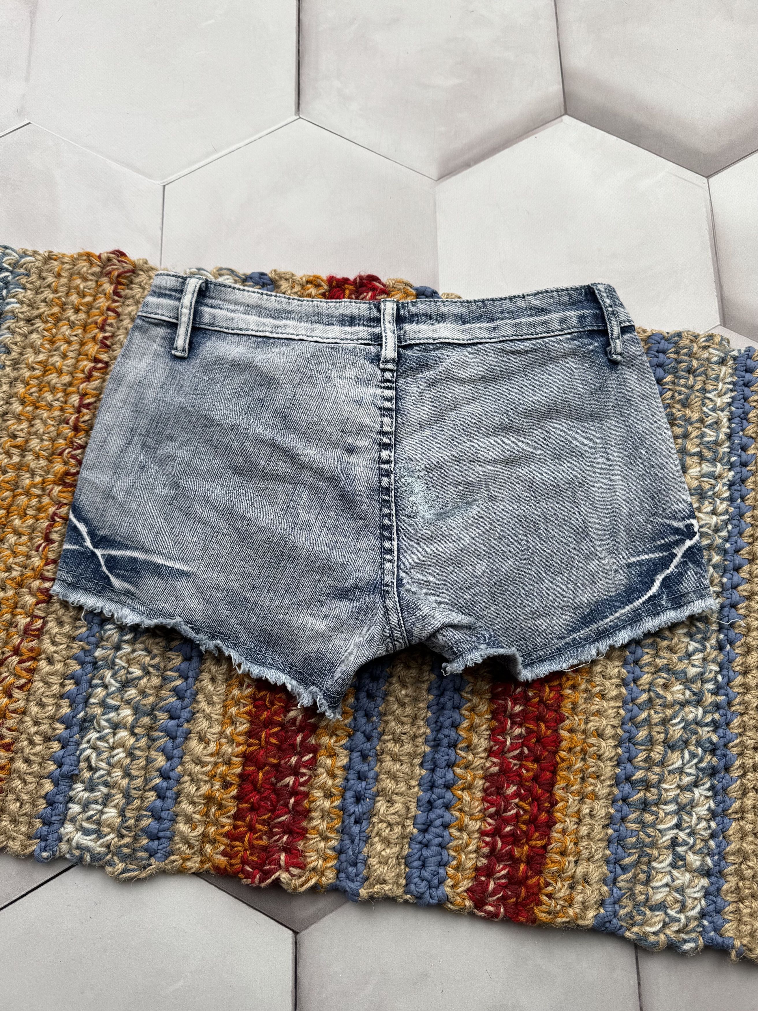 Japanese Brand Vintage Denim Mini Shorts (E4) Size 26" / US 2 / IT 38 - 4 Thumbnail
