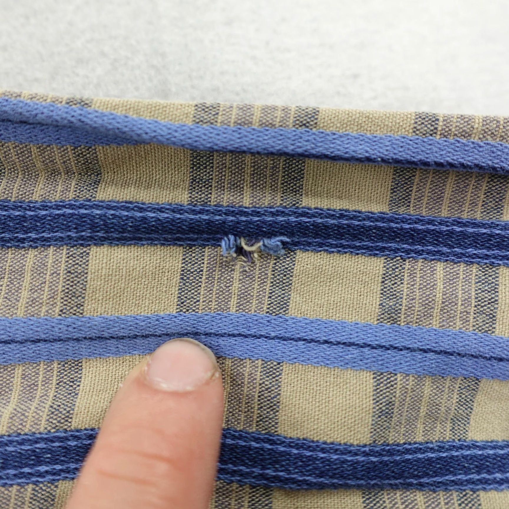 Wrangler VINTAGE Wrangler Shirt Large Blue Tan Plaid Western Denim Band Collar Button-Up Mens L 90s Cowboy Western Casual Workwear Size US L / EU 52-54 / 3 - 4 Thumbnail