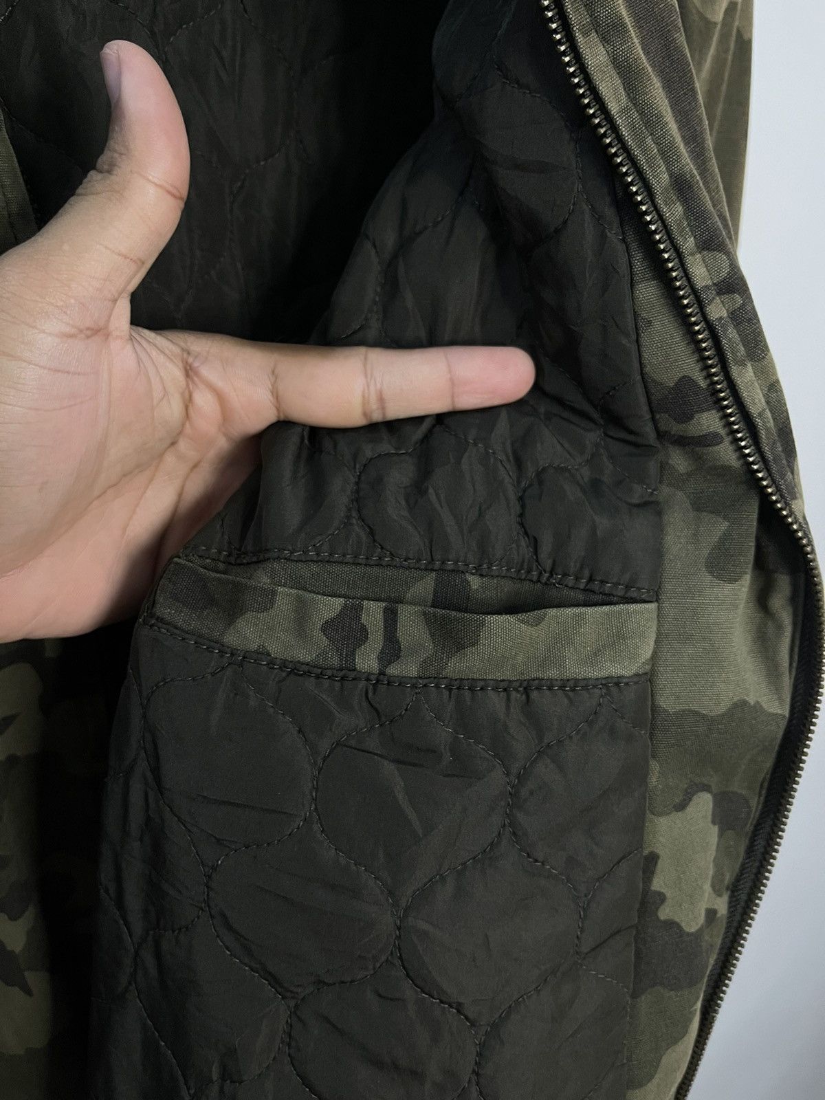 Levi's × Vintage Vintage Levi’s Camouflage Bomber Jacket Size US M / EU 48-50 / 2 - 8 Thumbnail