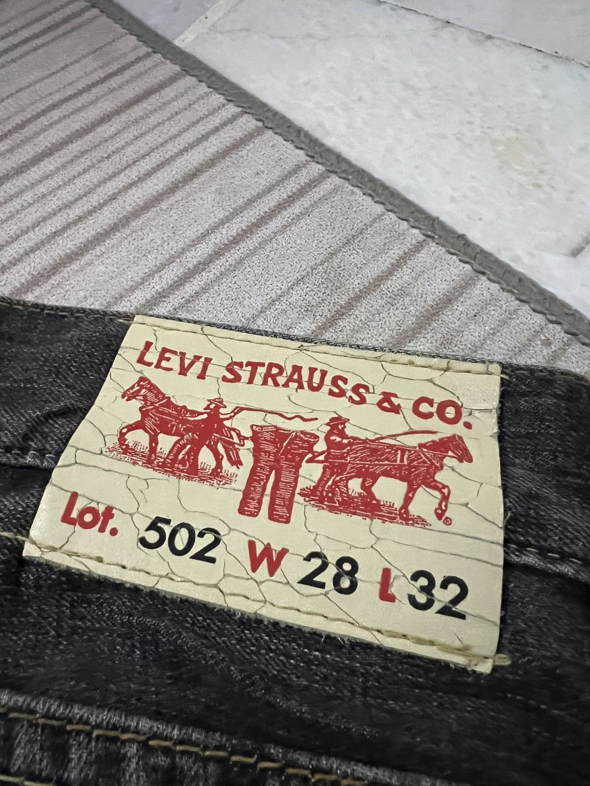 Levi's × Levi's Vintage Clothing VINTAGE 90’s STYLE LEVIS 502 FADED JEANS Size US 28 / EU 44 - 21 Thumbnail