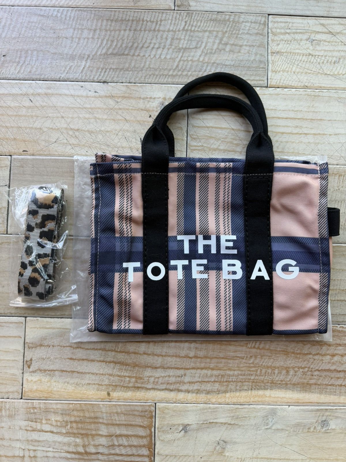 Marc Jacobs Pink & Plaid “The Tote Bag” Size ONE SIZE - 1 Thumbnail