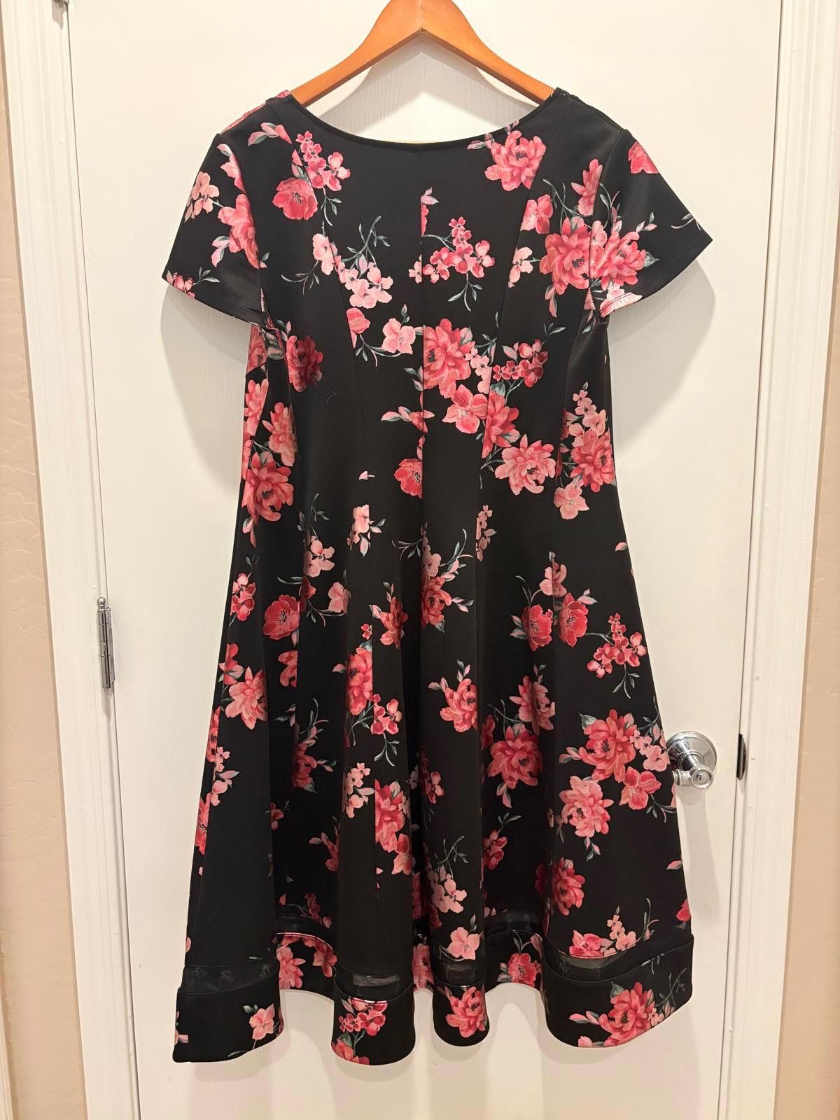 Apt. 9 Plus Size Black Floral A-Line Dress with Sheer Hem Size XL / US 12-14 / IT 48-50 - 2 Thumbnail