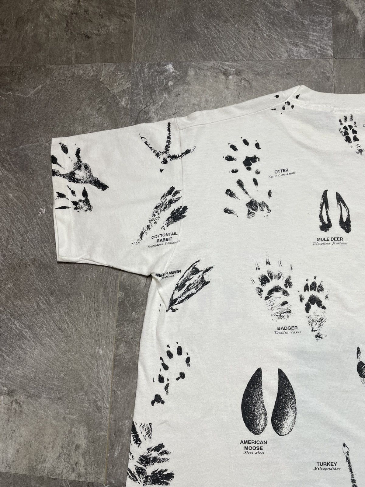 Vintage Vintage 90s Alaska Wildlife Animal Foot print AOP art Shirt Size US L / EU 52-54 / 3 - 12 Thumbnail