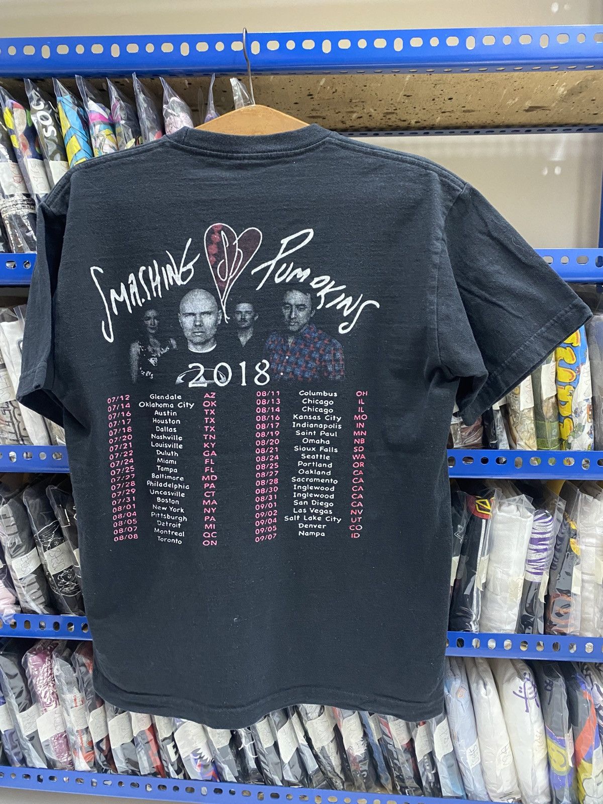 Band Tees SMASHING PUMPKINS 2018 TOUR TSHIRT Size US M / EU 48-50 / 2 - 1 Thumbnail