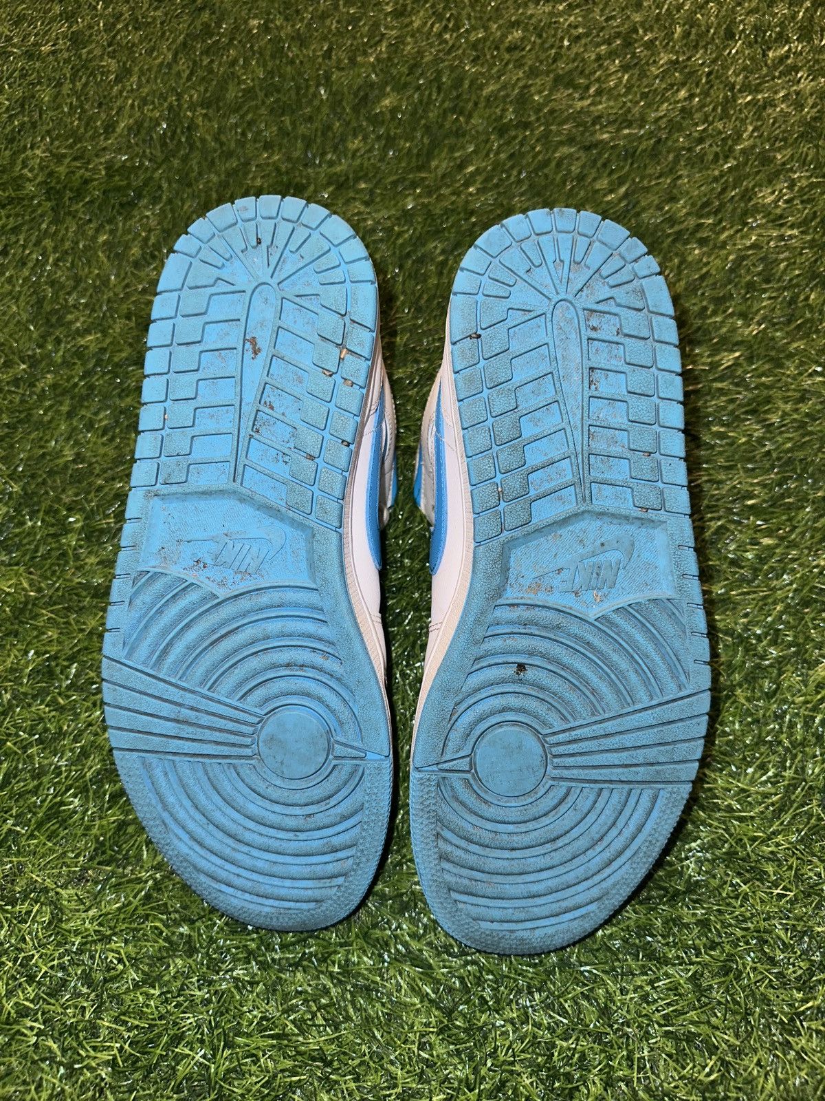Jordan Brand Nike jordan 1 unc mid shoes size 9 Size US 9 / EU 42 - 6 Thumbnail