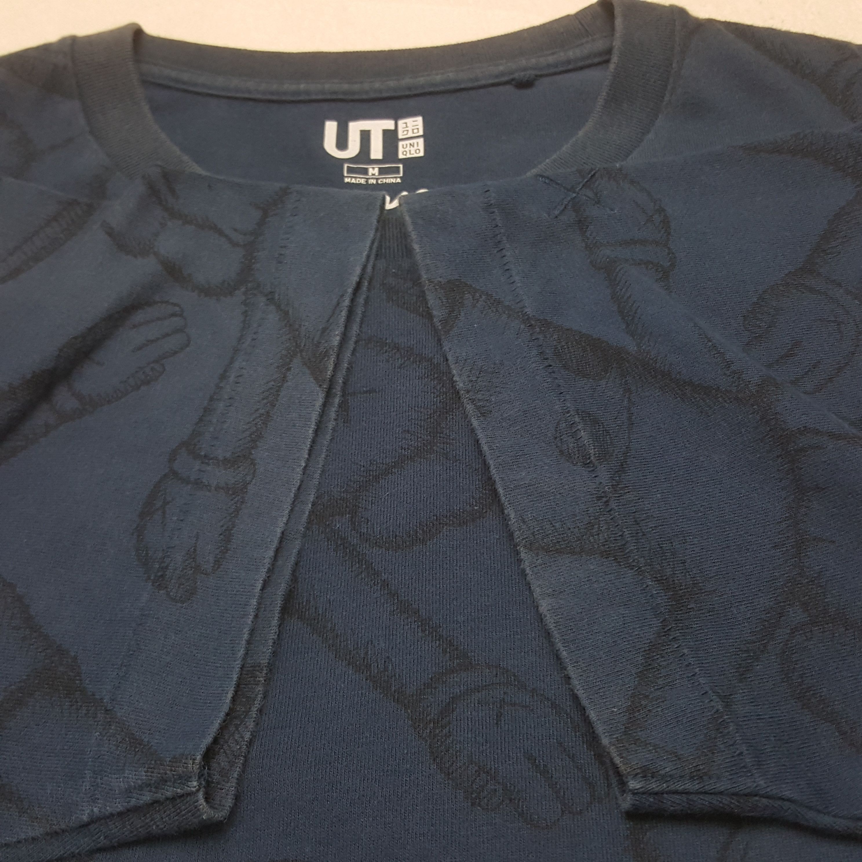 Kaws Vintage Kaws Fullprint Uniqlo Tshirt RR25 Size US M / EU 48-50 / 2 - 5 Thumbnail