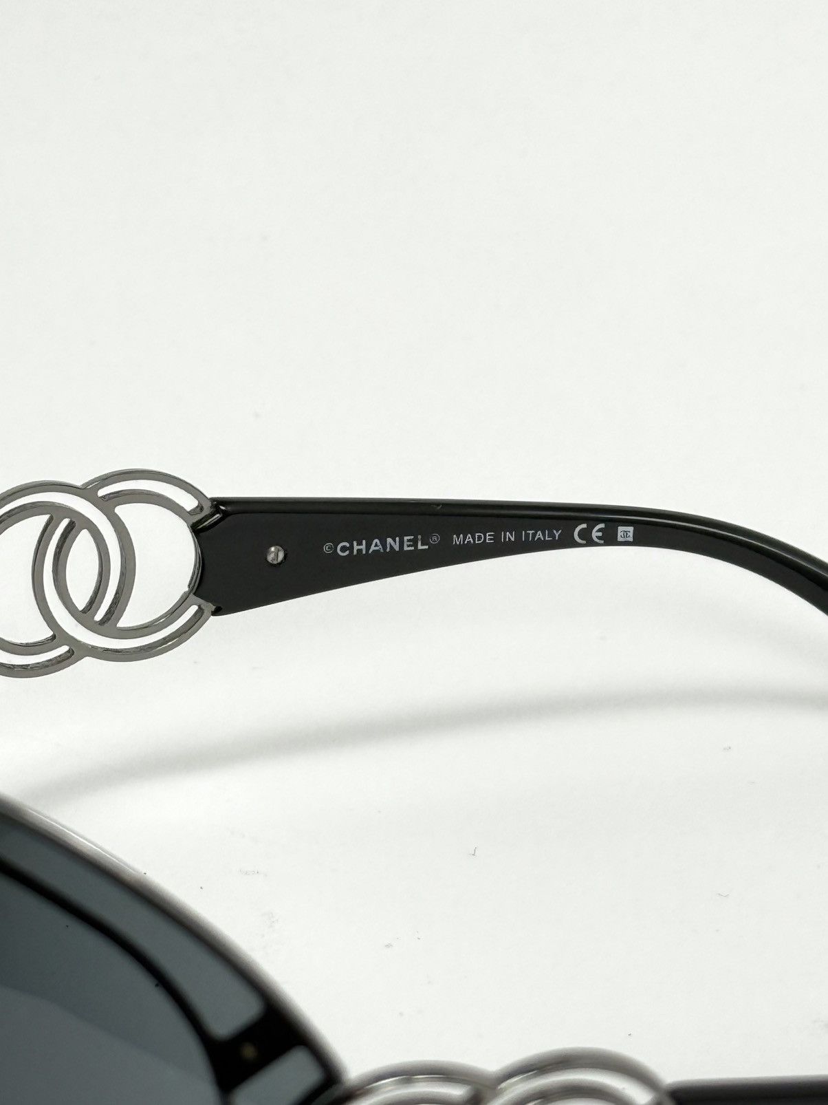 Chanel Y2K CHANEL LOGO BLACK SUNGLASSES Size ONE SIZE - 6 Thumbnail