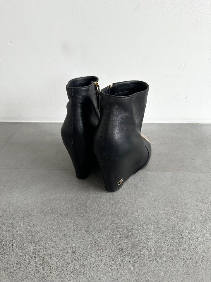 Chanel Chanel Archive CC Logo Black & Gold Cap-Toe Wedge Boots Size US 6 / IT 36 - 6 Thumbnail
