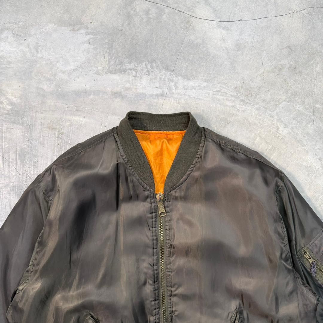 Vintage Vintage Military MA-1 Reversible Bomber Flyer Jacket BoxyFit Size US M / EU 48-50 / 2 - 5 Thumbnail