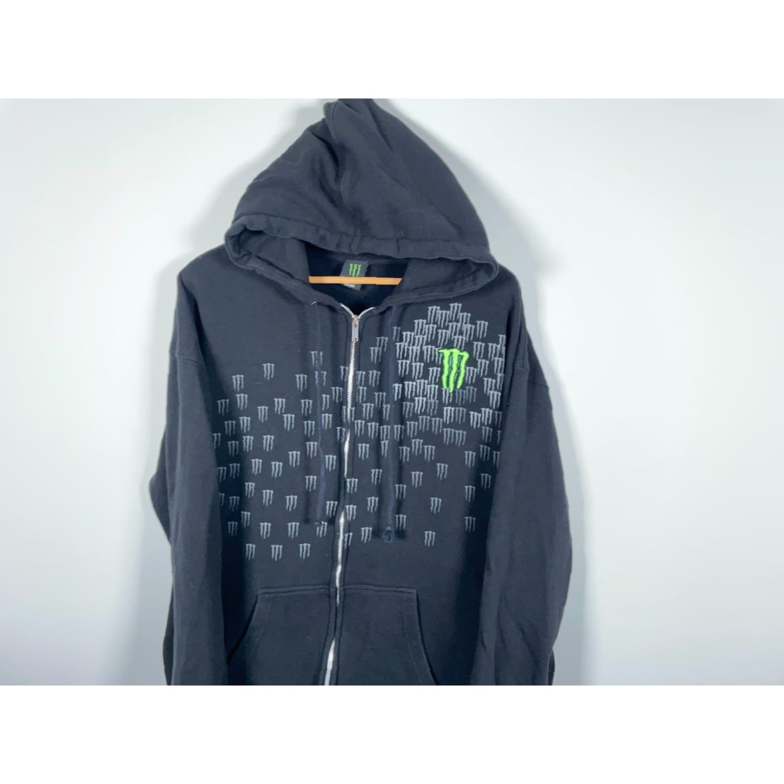 Vintage Monster Energy Hoodie Mens 2XL Black Zip Full 2XL Graphic Print Sweatshirt Official Product Retro Logo Pockets Front Back Accents Size US XXL / EU 58 / 5 - 4 Thumbnail