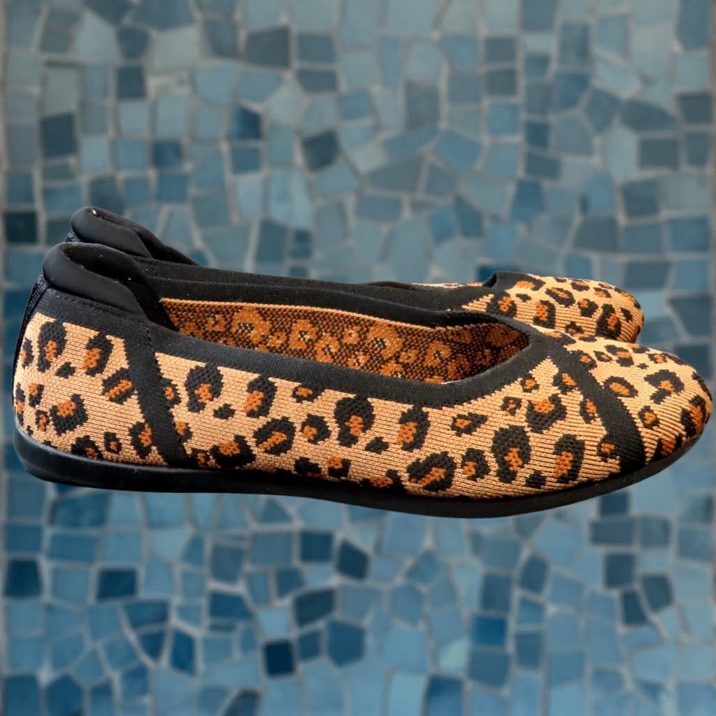 Clarks Clarks Cloudsteppers Carly Wish Flats Ballet Slip-On Brown Leopard Knit W Flat Womens 7.5W Shoes Size US 8 / IT 38 - 1 Thumbnail