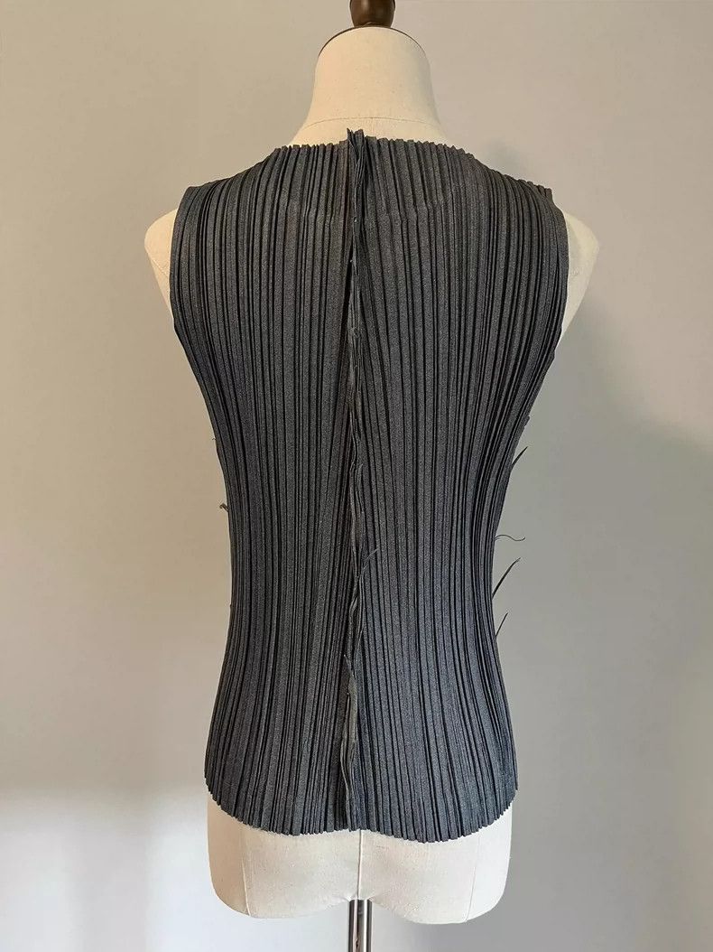 Issey Miyake Issey Miyake size:3 Grey pleated dragon whisker vest Size M / US 6-8 / IT 42-44 - 3 Thumbnail