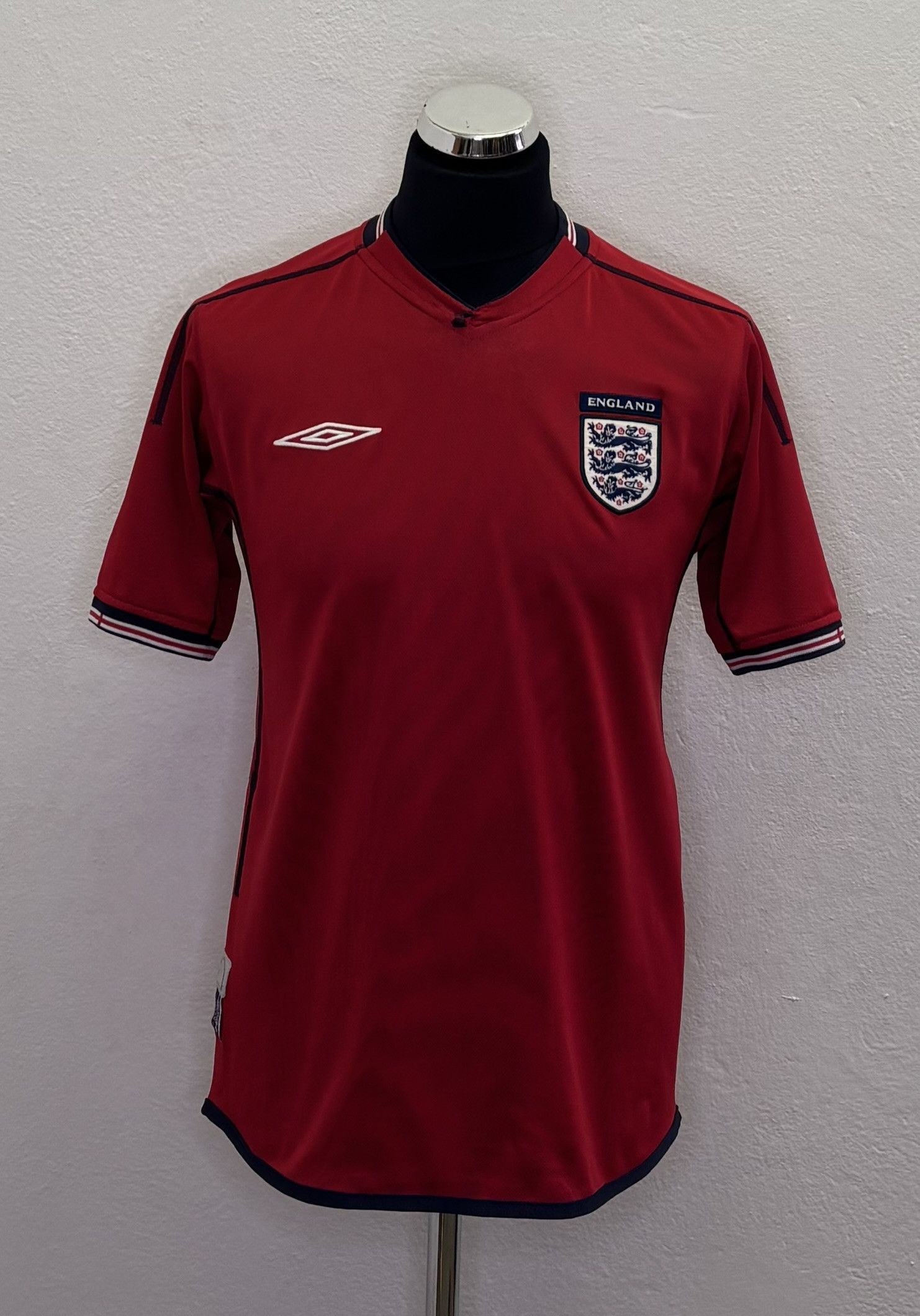 Umbro England 2002 Umbro Football Jersey Size S Size US S / EU 44-46 / 1 - 3 Thumbnail