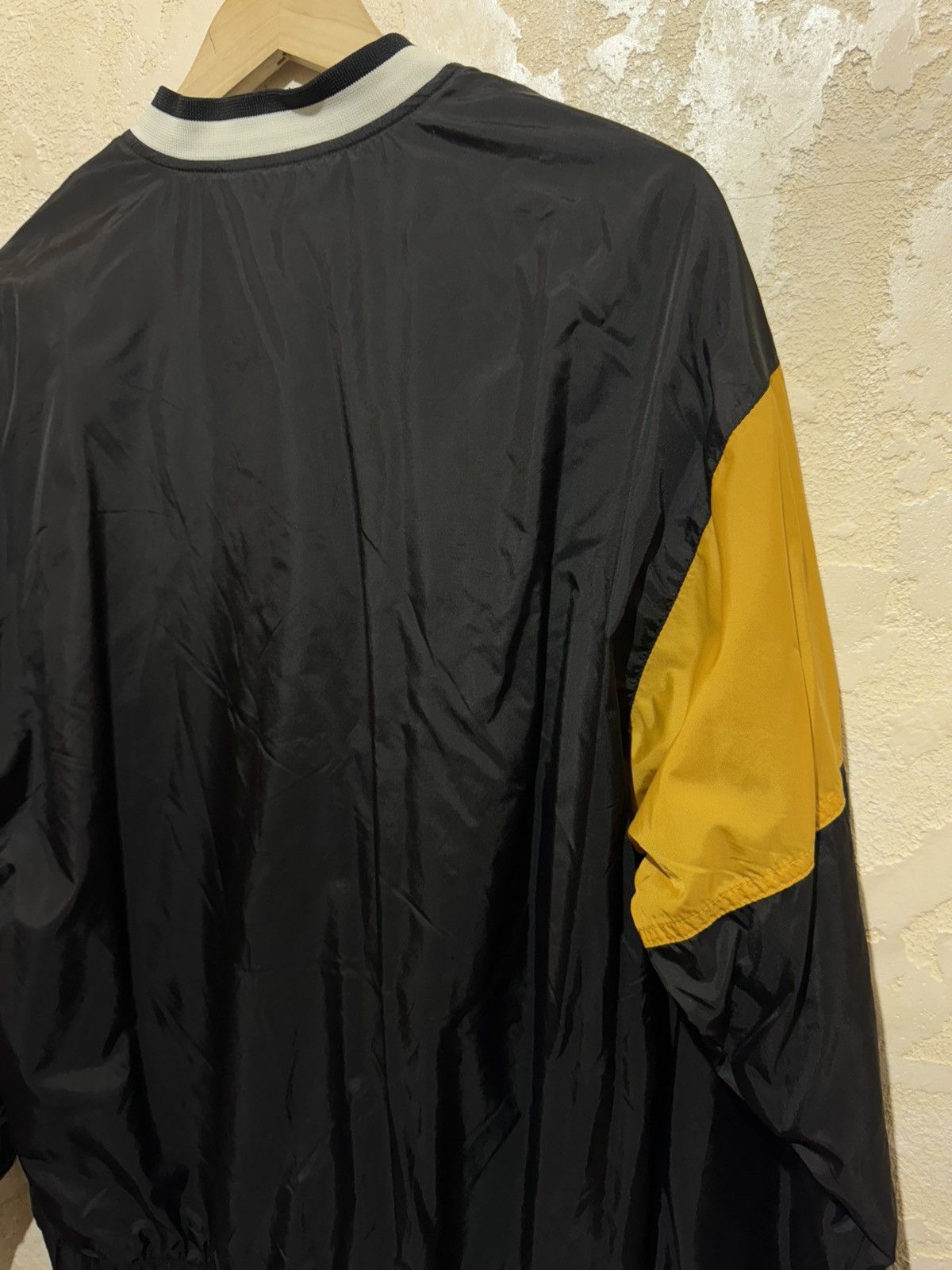 Other Nike Vintage Black Nylon Sweatshirt/Jacket Big Nike Logo Size US S / EU 44-46 / 1 - 15 Thumbnail