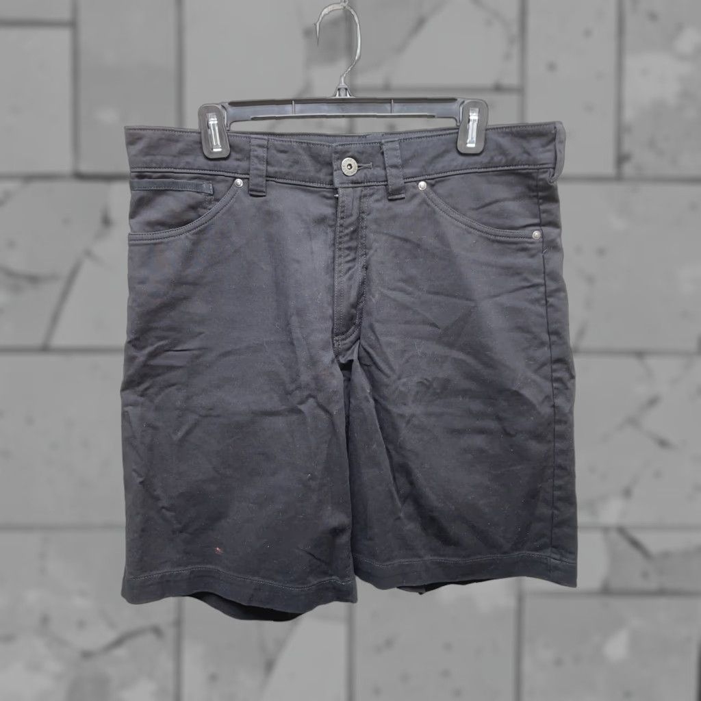The North Face The North Face Mens Shorts Cotton 32 Black Hiking Men Regular Size 32 NTF Black Shorts Size US 32 / EU 48 - 1 Thumbnail