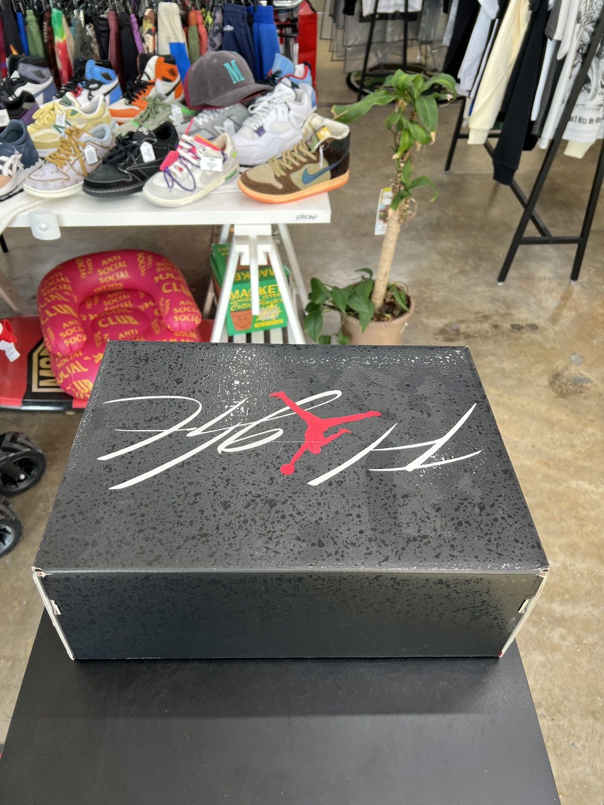 Jordan Brand Air Jordan 4 Red Cement Sz. 11 (2023) Size US 11 / EU 44 - 15 Thumbnail