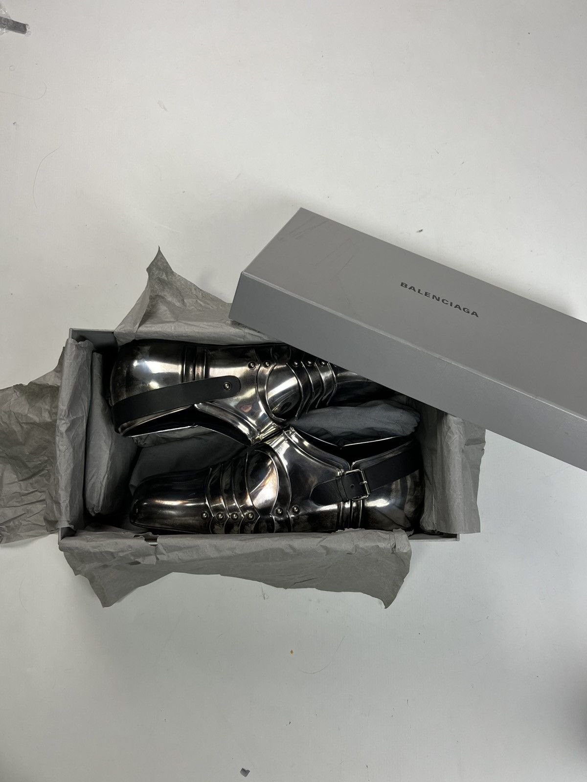 Balenciaga BALENCIAGA 1OF25 AW21 CHEVALIER ARMOR DERBIES IN SILVER Size US 9 / EU 42 - 6 Thumbnail