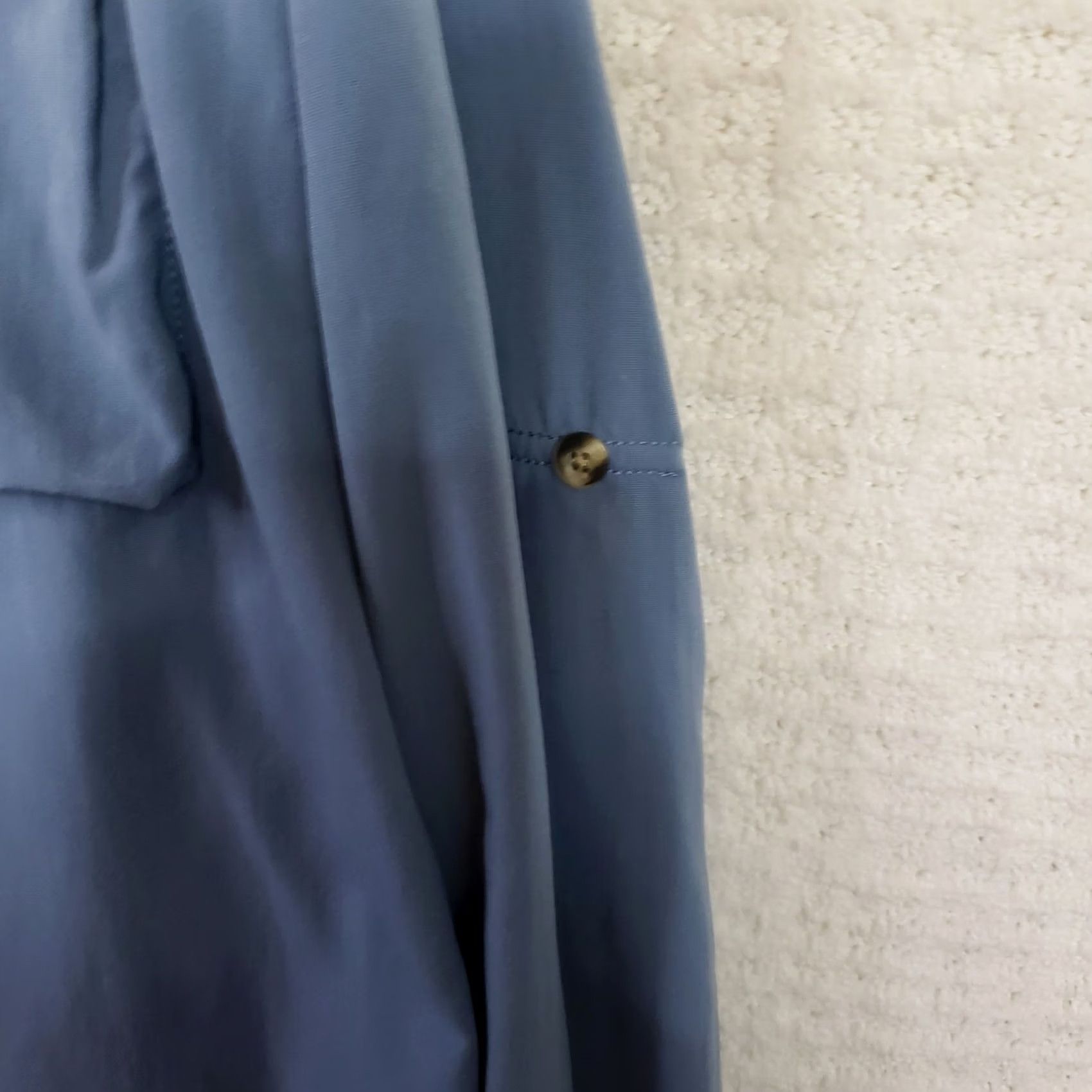 Vintage VINTAGE LL Bean Button-Up Shirt Mens L Blue Long Sleeve Collared Shirt Fold Tab Roll Up未 applicable Size US L / EU 52-54 / 3 - 6 Thumbnail