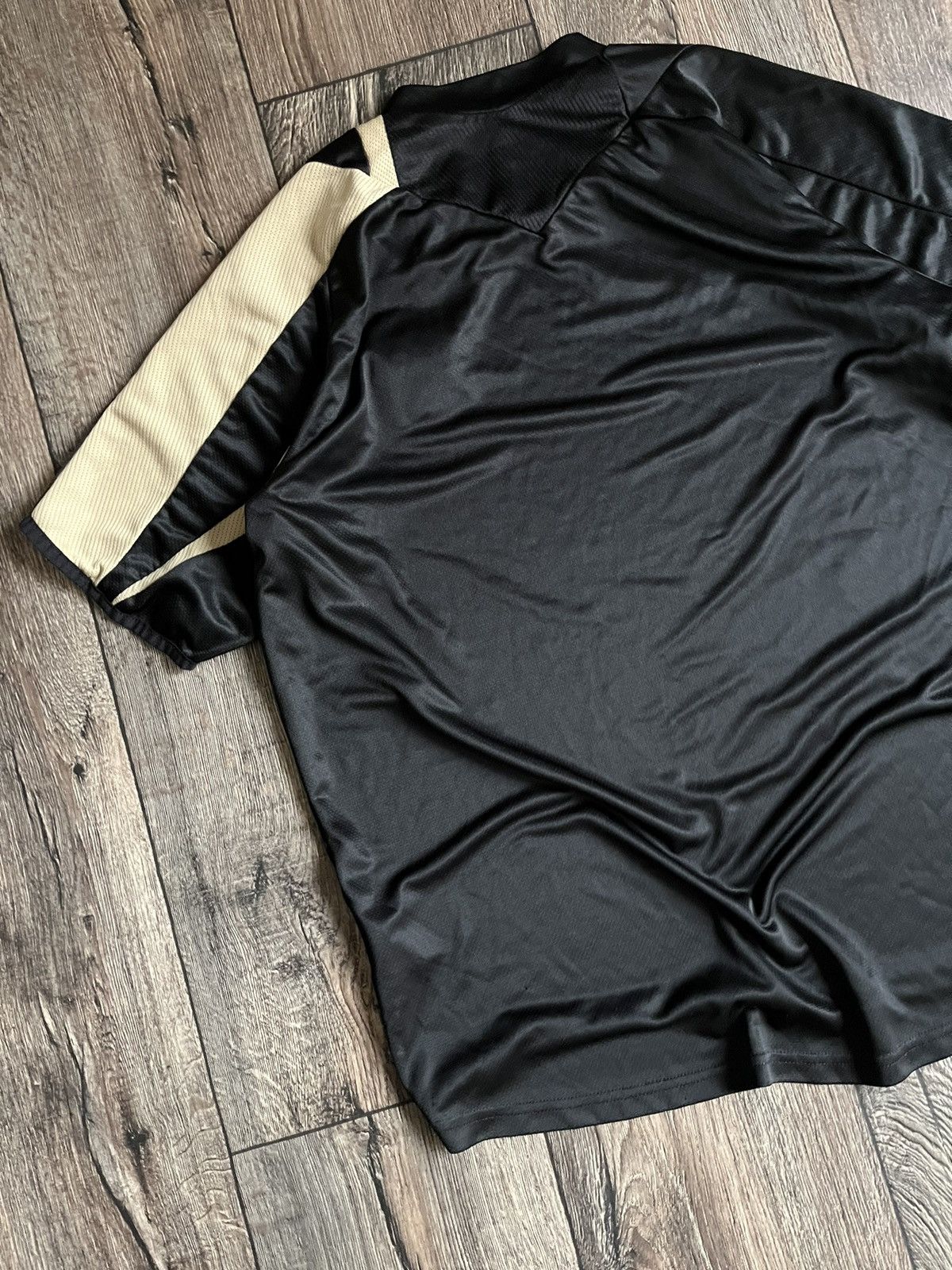 Adidas × Vintage Vintage Adidas Liverpool 2008/2009 Pre Match Training Jersey Size US M / EU 48-50 / 2 - 14 Thumbnail