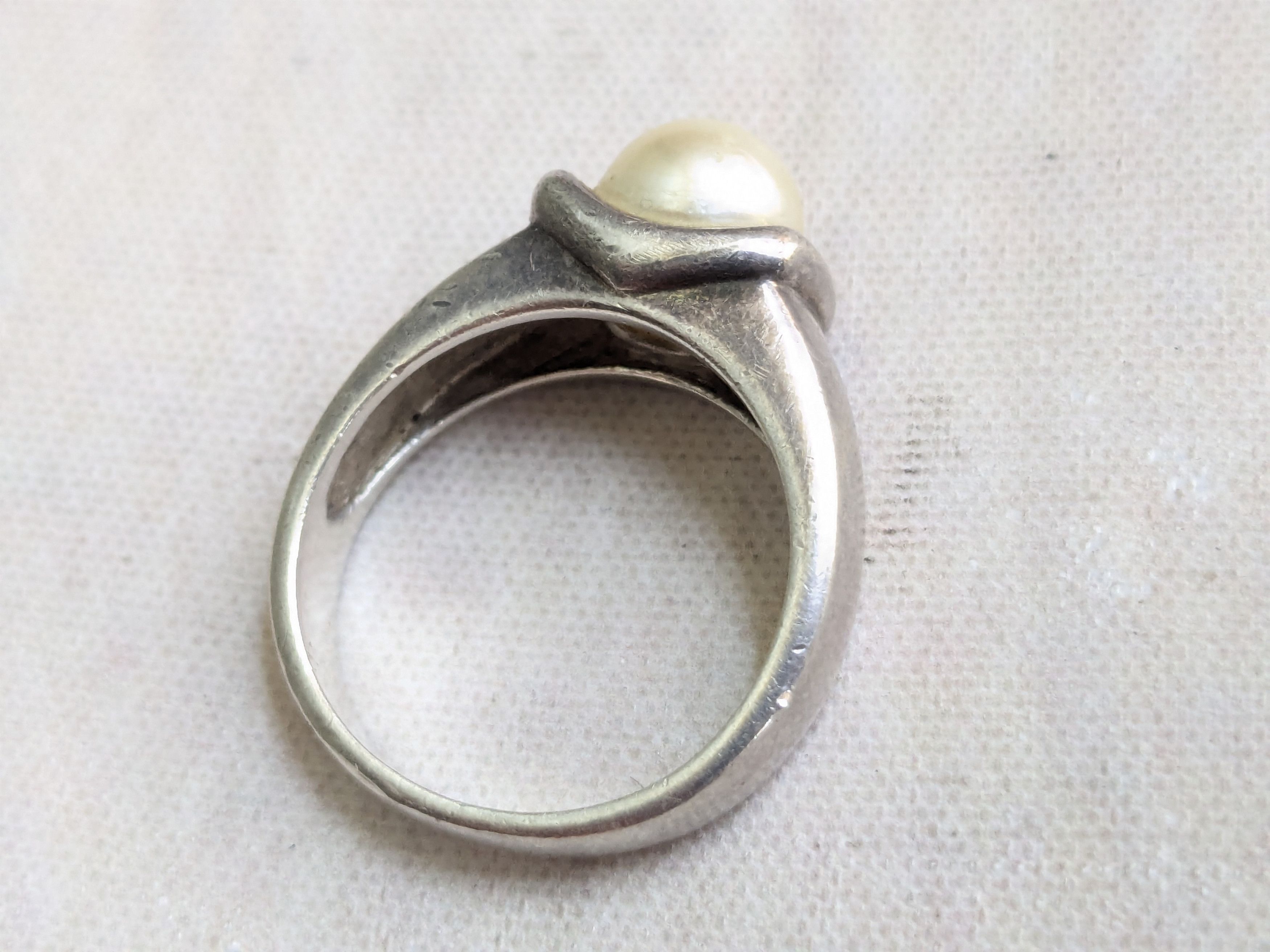 Jewelry × Vintage Vintage Sterling Silver Ring Faux Pearl 8 Size ONE SIZE - 4 Thumbnail