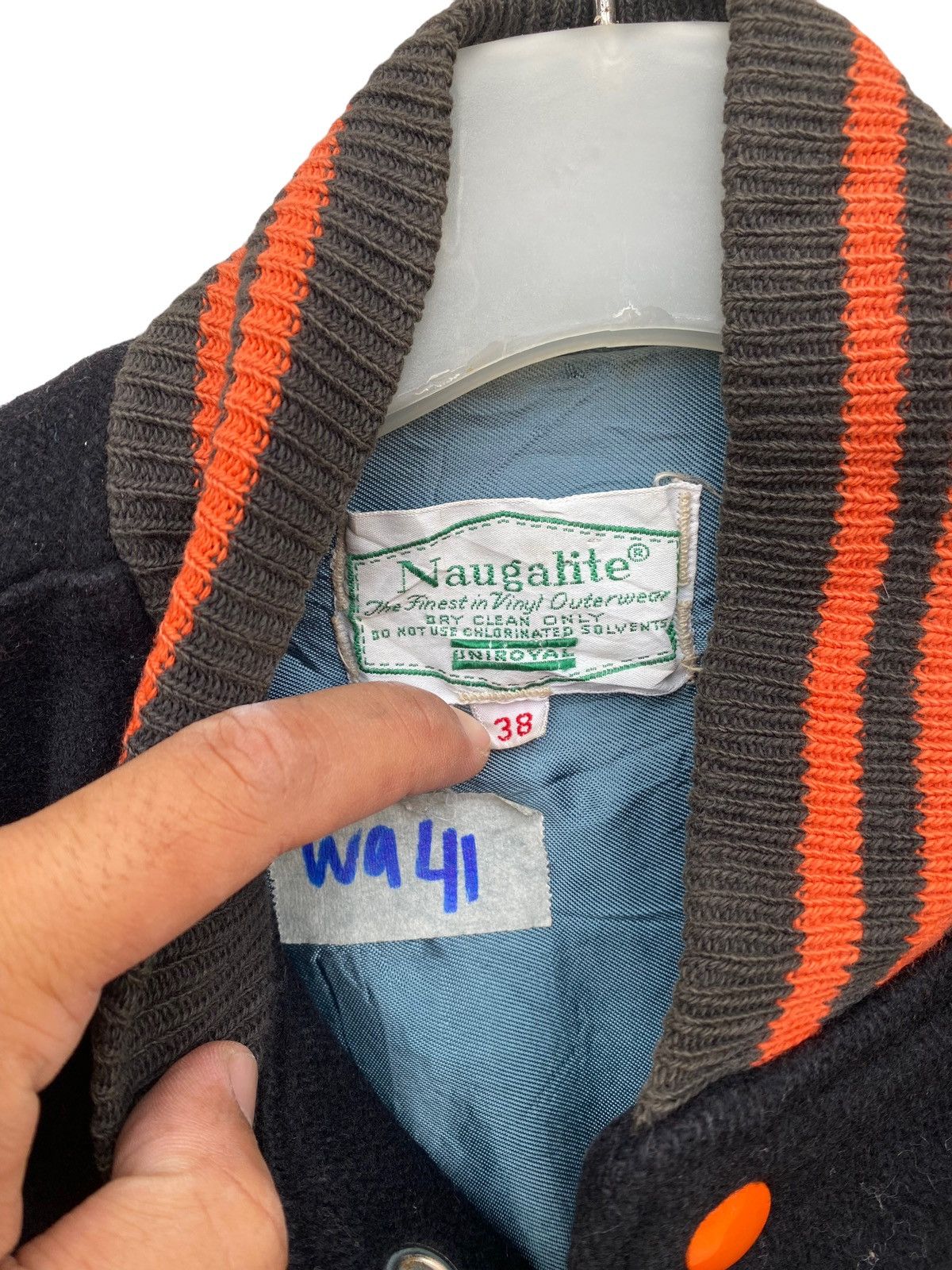 Vintage VINTAGE NAUGALITE VARSITY JACKET Size US S / EU 44-46 / 1 - 3 Thumbnail