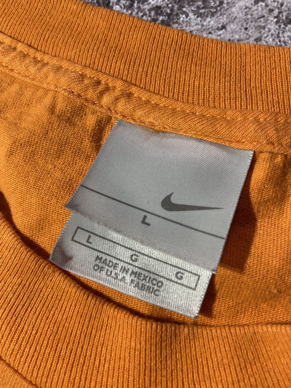 Other 💥Nike vintage orange mini swoosh rare y2k t-shirt‼️ Size US L / EU 52-54 / 3 - 7 Thumbnail