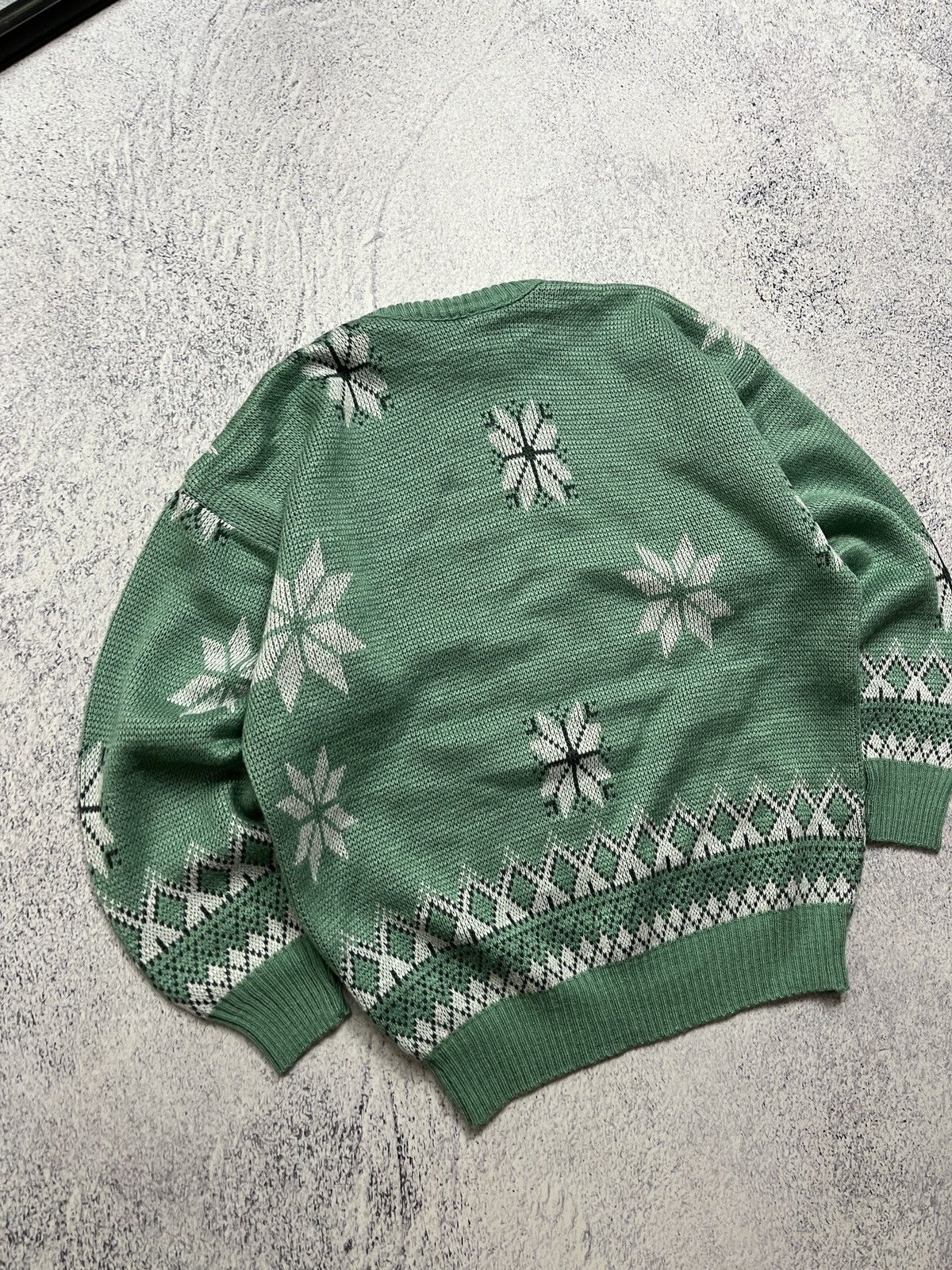 Vintage Vintage 90’s Winter Graphic Patterned Acrylic Knit Sweater Size L / US 10 / IT 46 - 7 Thumbnail