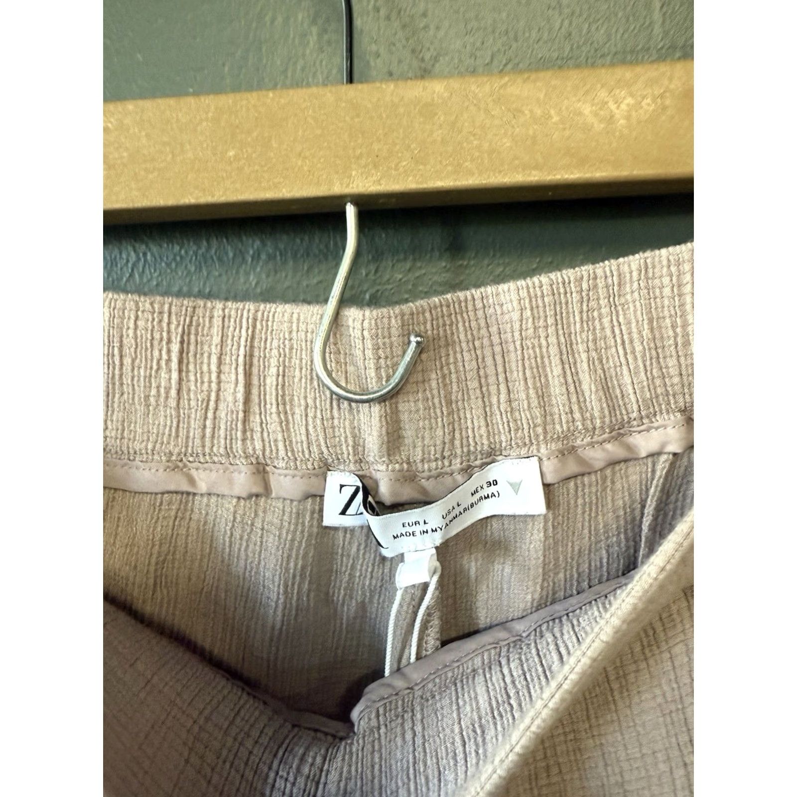Zara Zara Cropped Linen Pants Beige Pull On Women L Long 29in Cropped Linen Pants Beige Women L Zara Size 36" / US 14 / IT 50 - 3 Thumbnail