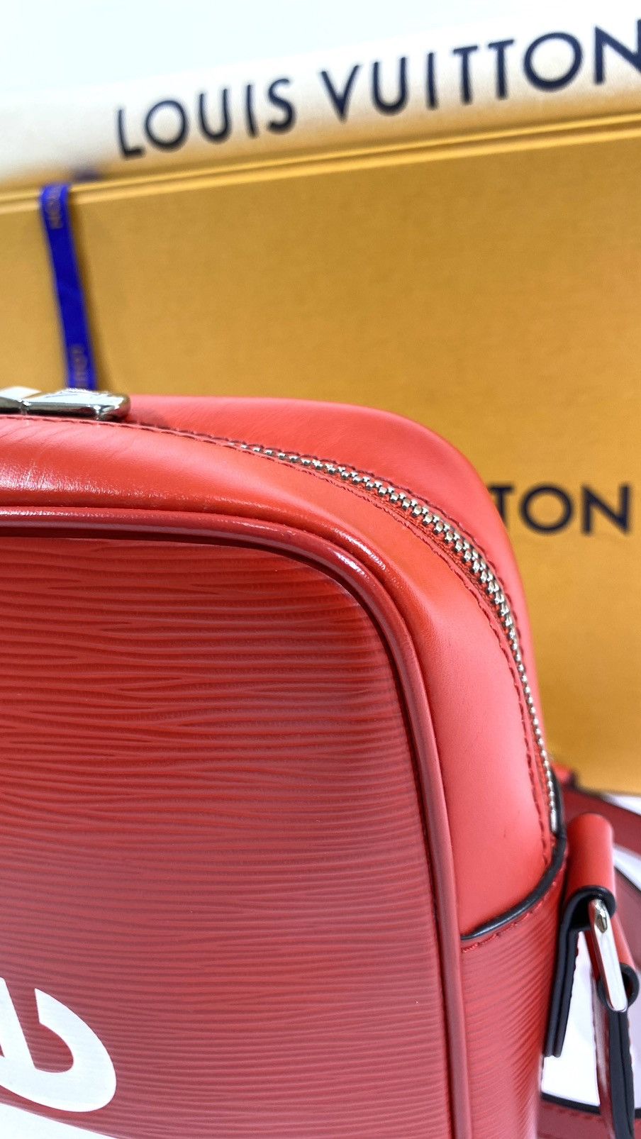 Louis Vuitton × Supreme Louis Vuitton X Supreme Danube PM EPI Leather Cross Body Bag Size ONE SIZE - 6 Thumbnail