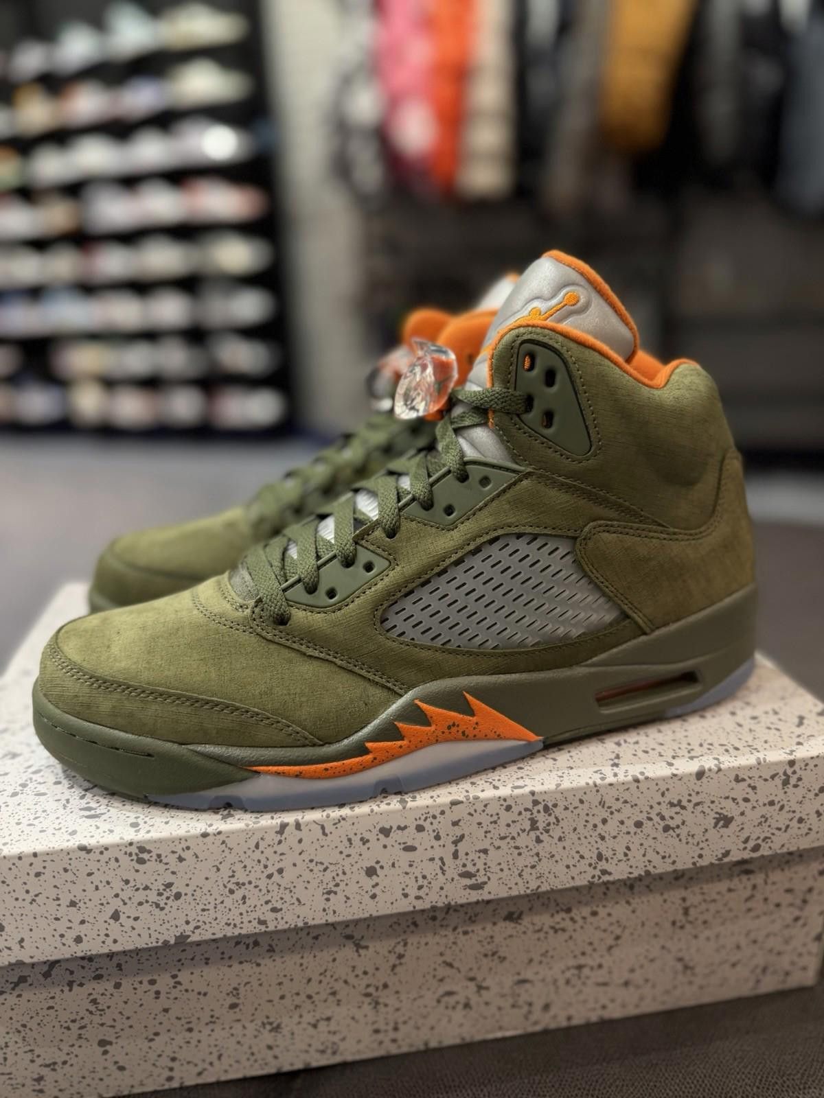 Jordan Brand Air Jordan 5 Retro Olive 2024 DD0587-308 | Men’s Size 12 Size US 12 / EU 45 - 5 Thumbnail