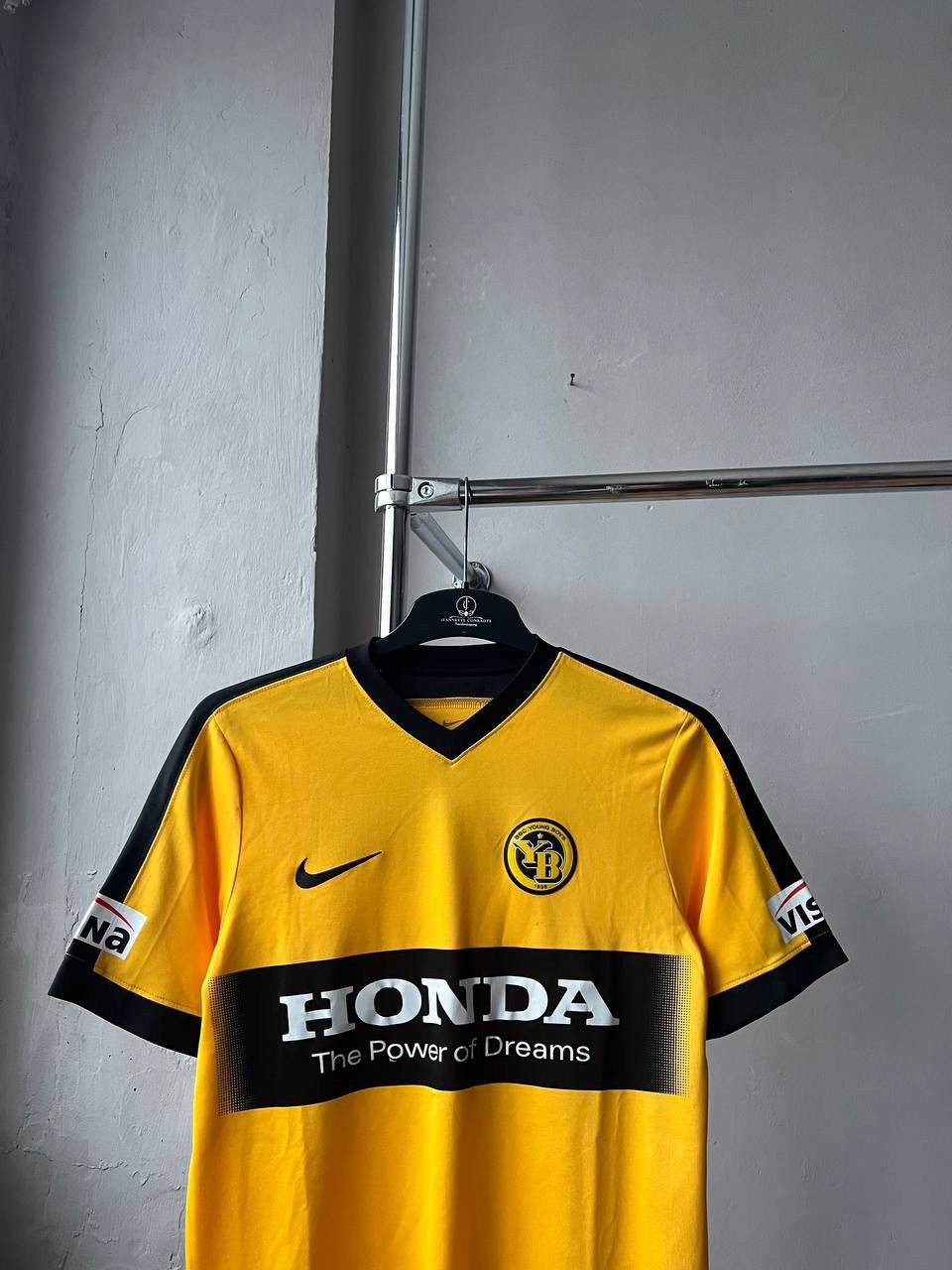 Nike 2016/17 BSC YOUNG BOYS HOME SOCCER JERSEY FOOTBALL SHIRT M Size US M / EU 48-50 / 2 - 3 Thumbnail