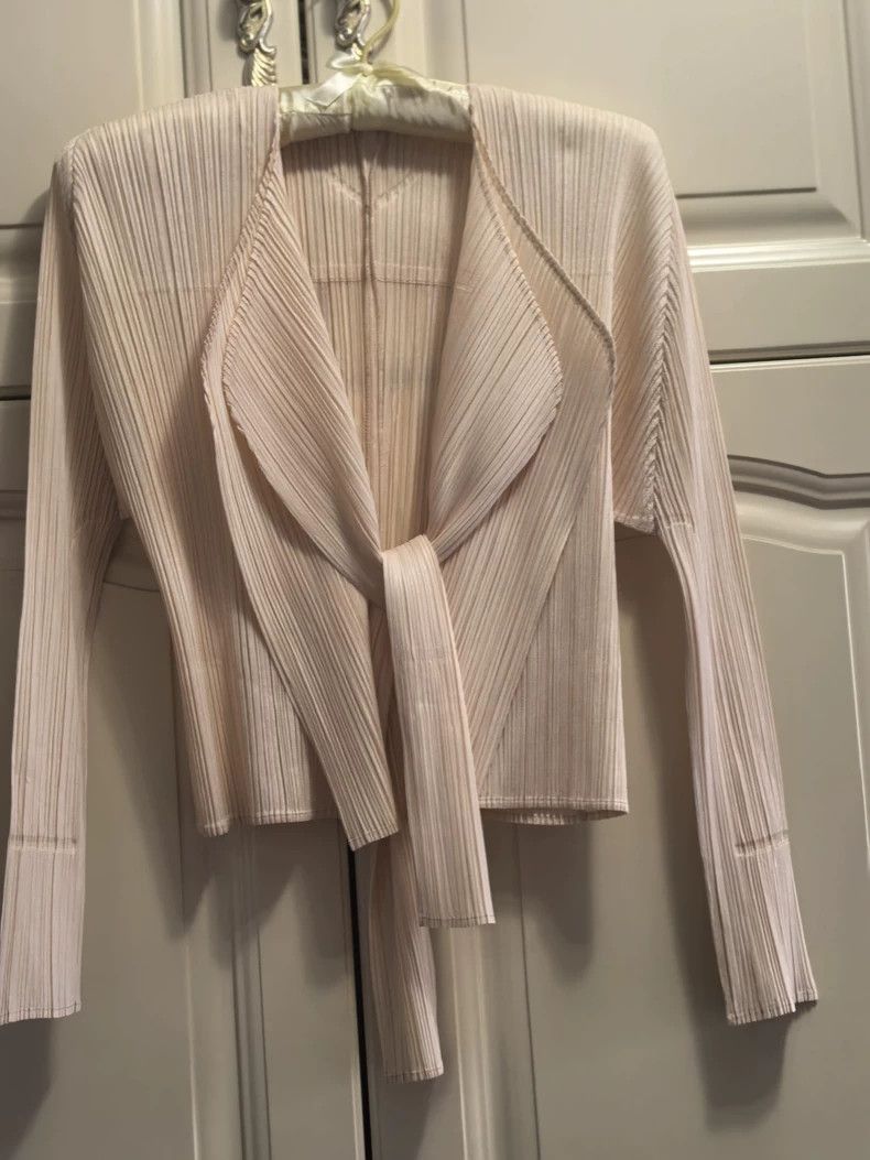 Issey Miyake size:3 Pink pleated cardigan