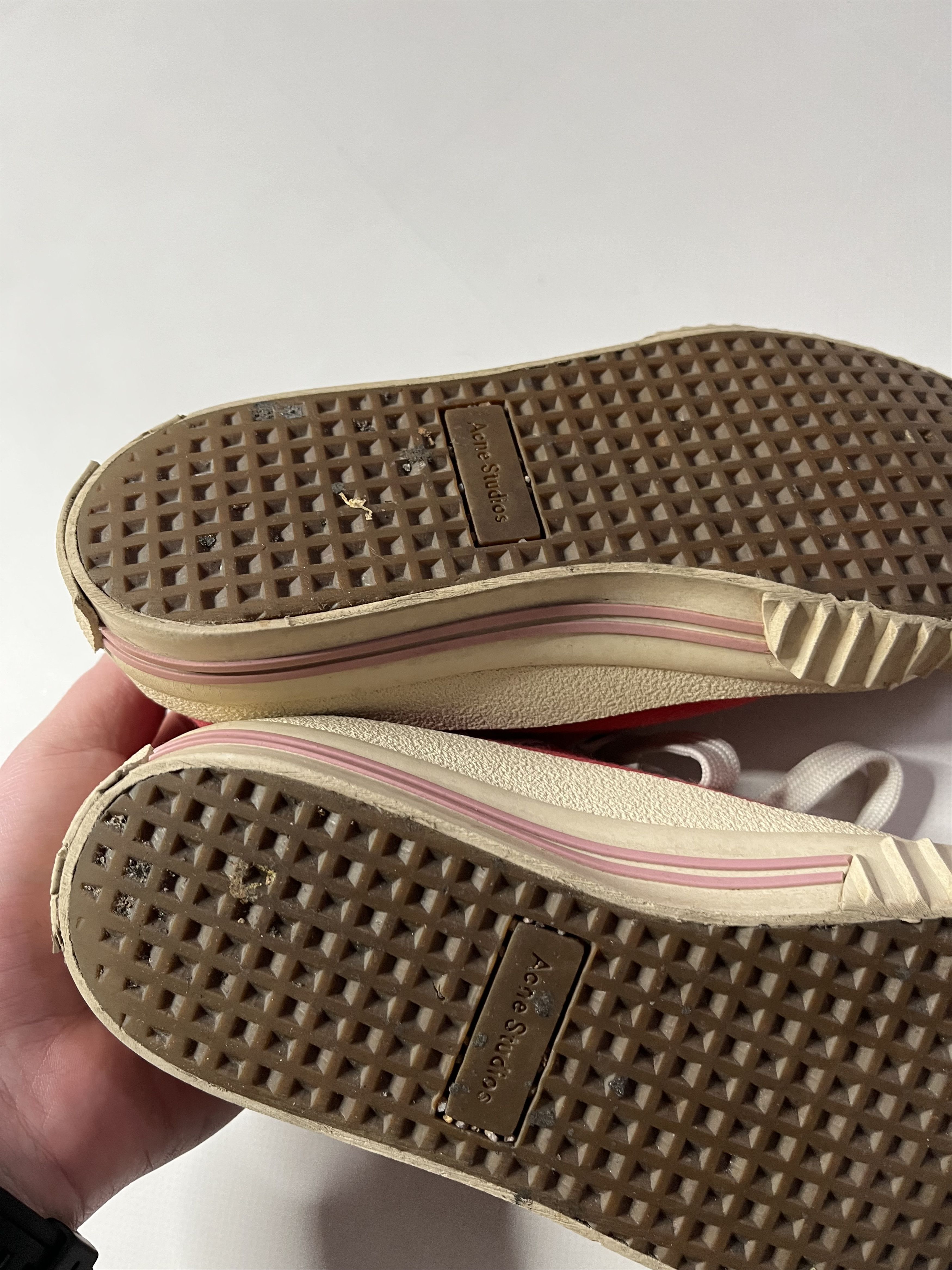 Acne Studios Acne Studios red low sneakers Size US 7.5 / IT 37.5 - 9 Thumbnail