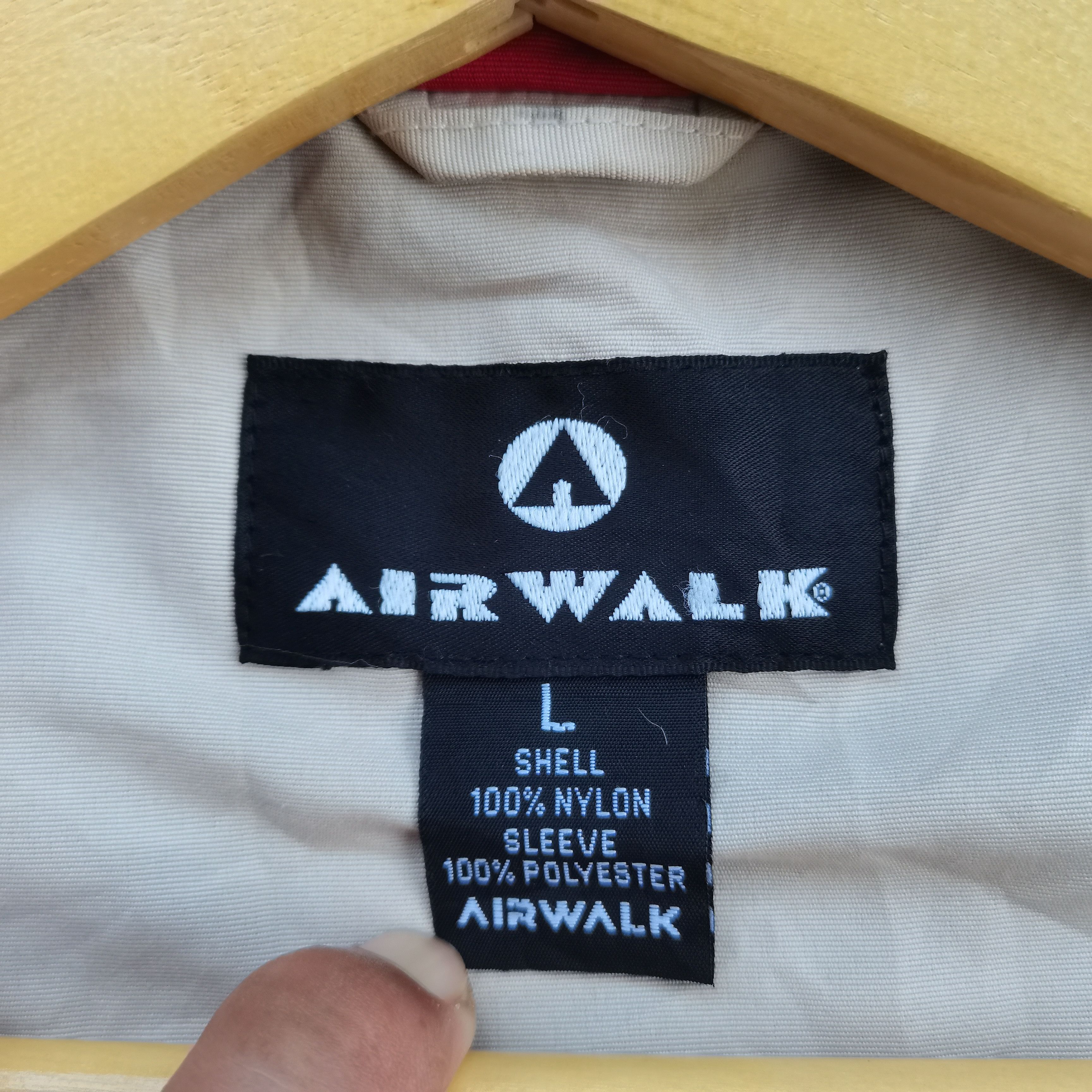 Airwalk × Japanese Brand × Vintage Vintage AIR WALK Hoodie Light Jacket Size US L / EU 52-54 / 3 - 14 Thumbnail
