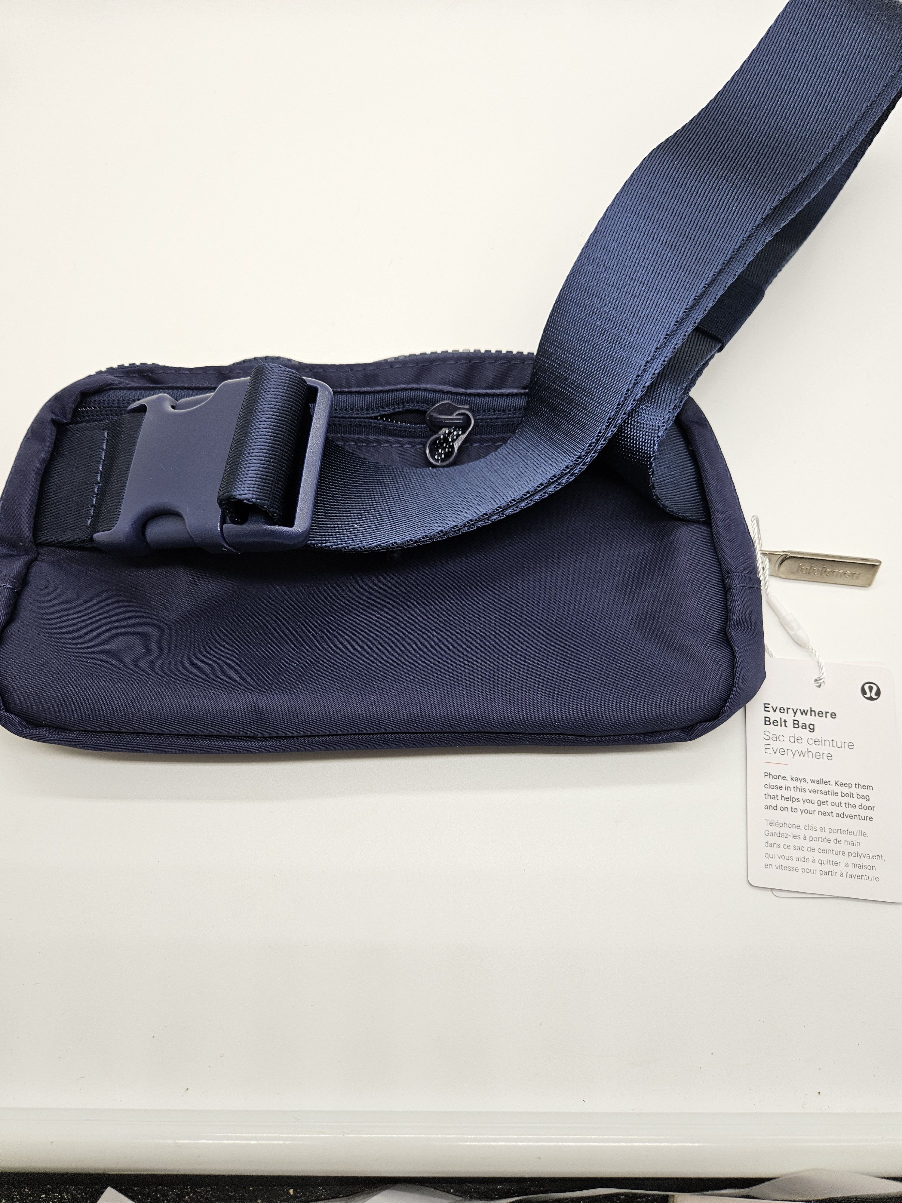 Lululemon Lululemon Everywhere Belt Bag 1L (True Navy) NWT. Size ONE SIZE - 4 Thumbnail