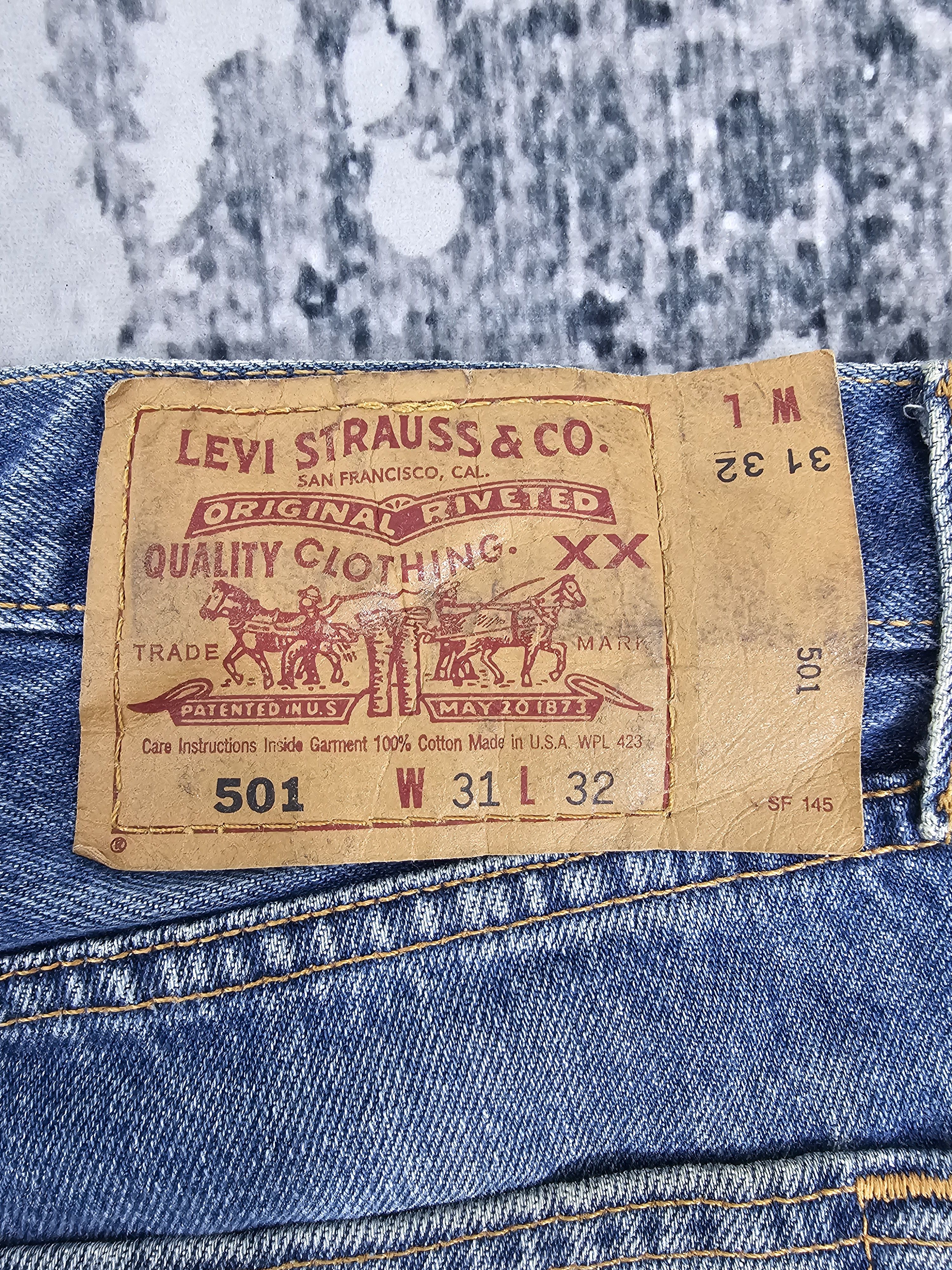 Levi's Vtg 90's LEVIS 501 Ripped Distressed Jean Size 31X29.5 L0421 Size US 31 - 10 Thumbnail