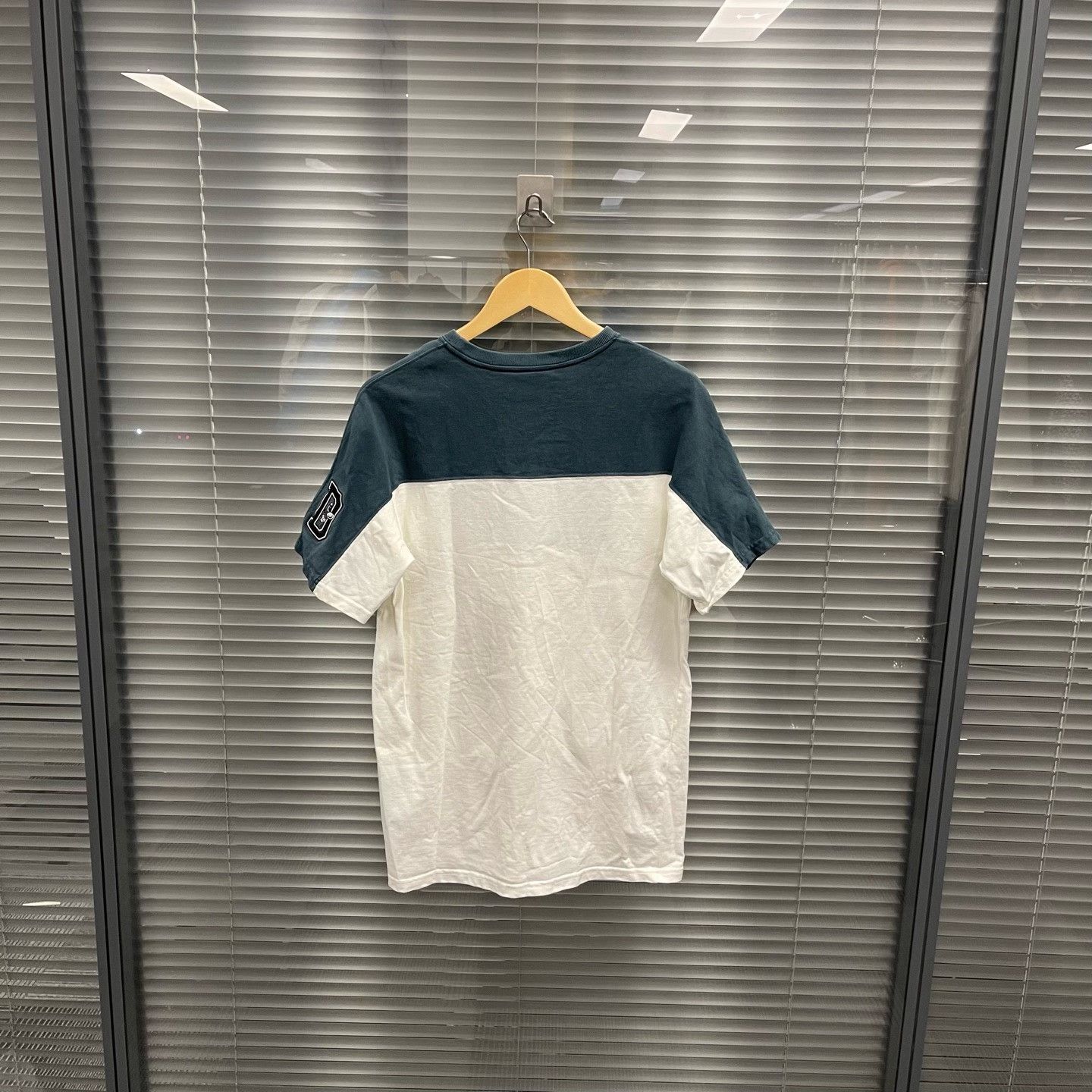 Dior Dior Blue & White Colorblock Embroidered Logo T-Shirt Size US S / EU 44-46 / 1 - 2 Thumbnail