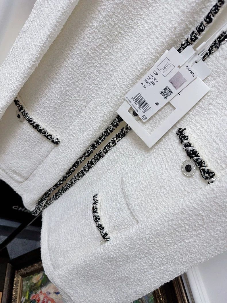 Chanel Chanel White Tweed Long Coat with Black Trim Size M / US 6-8 / IT 42-44 - 8 Thumbnail