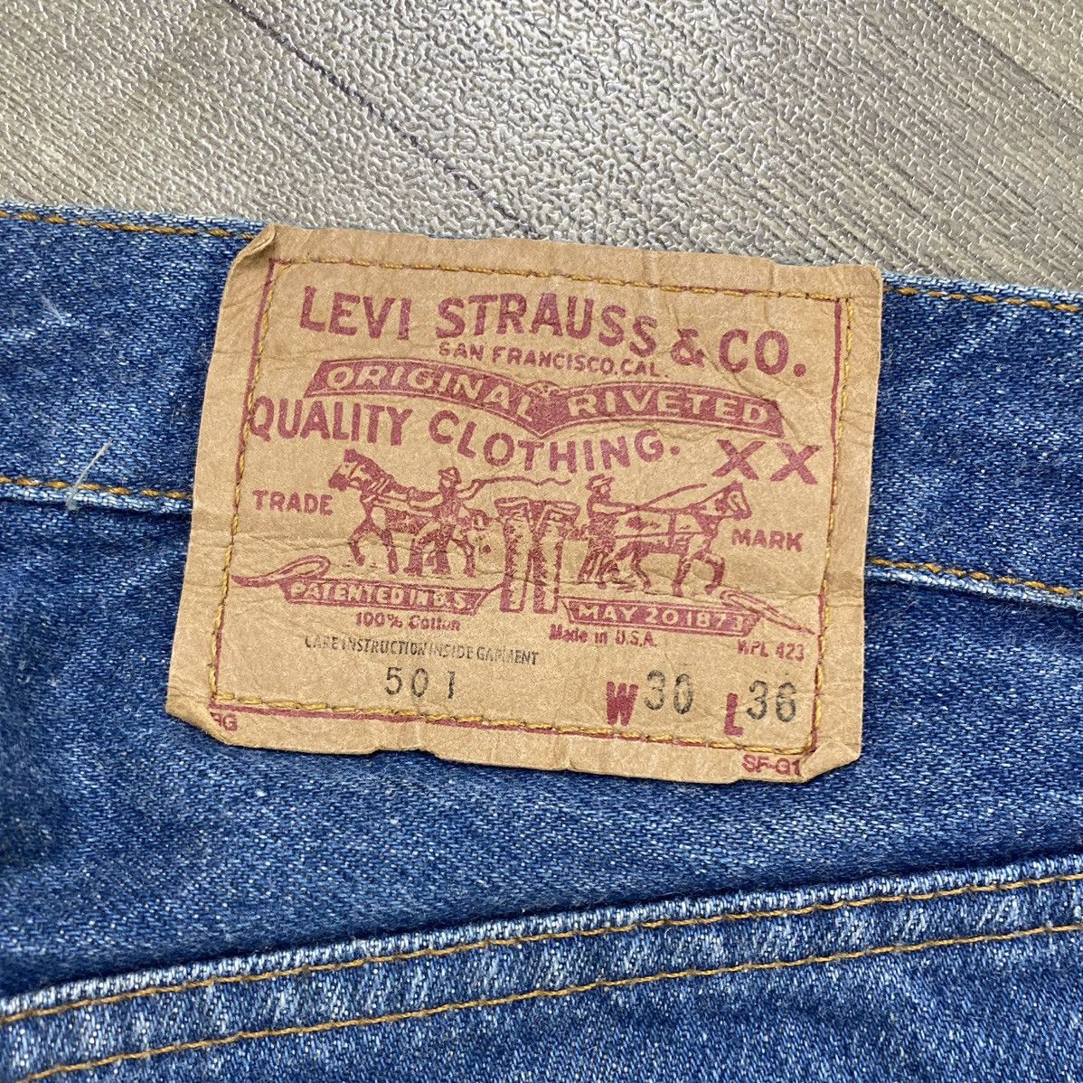 Levi's Vintage Clothing 🇺🇸1970s Vintage Levis 501 30x36 Straight Leg Faded Jeans Size US 30 / EU 46 - 17 Thumbnail