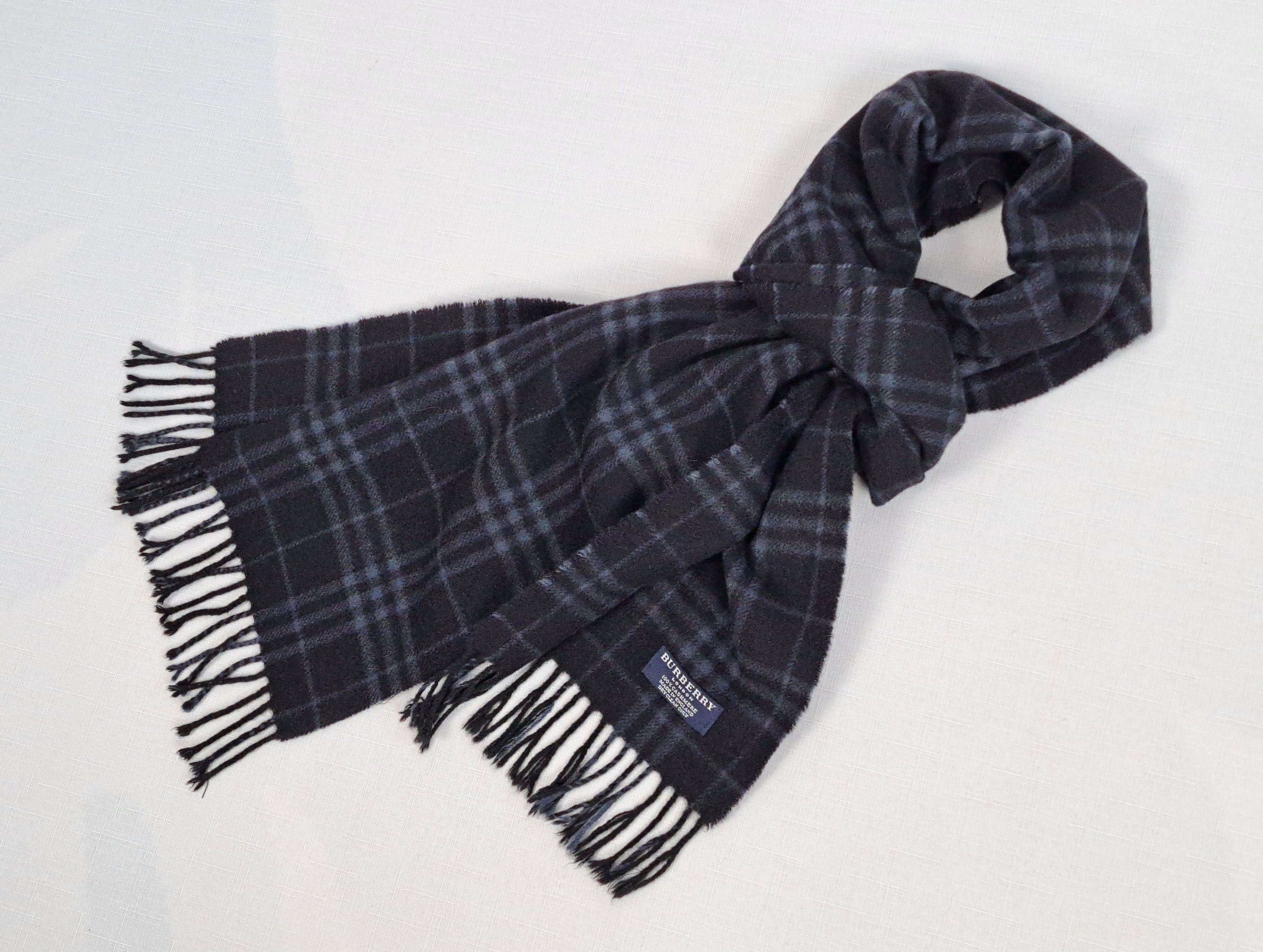 Burberry Vintage BURBERRY cashmere scarf. Made in England. Size ONE SIZE - 2 Thumbnail