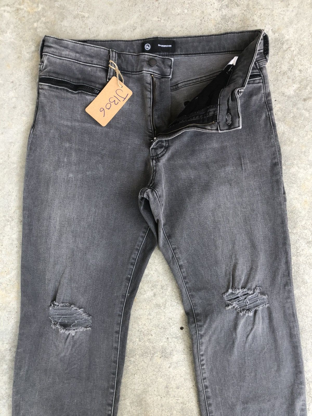 GU × Undercover Undercover x Gu Distressed Slim Jeans Size US 33 - 3 Thumbnail