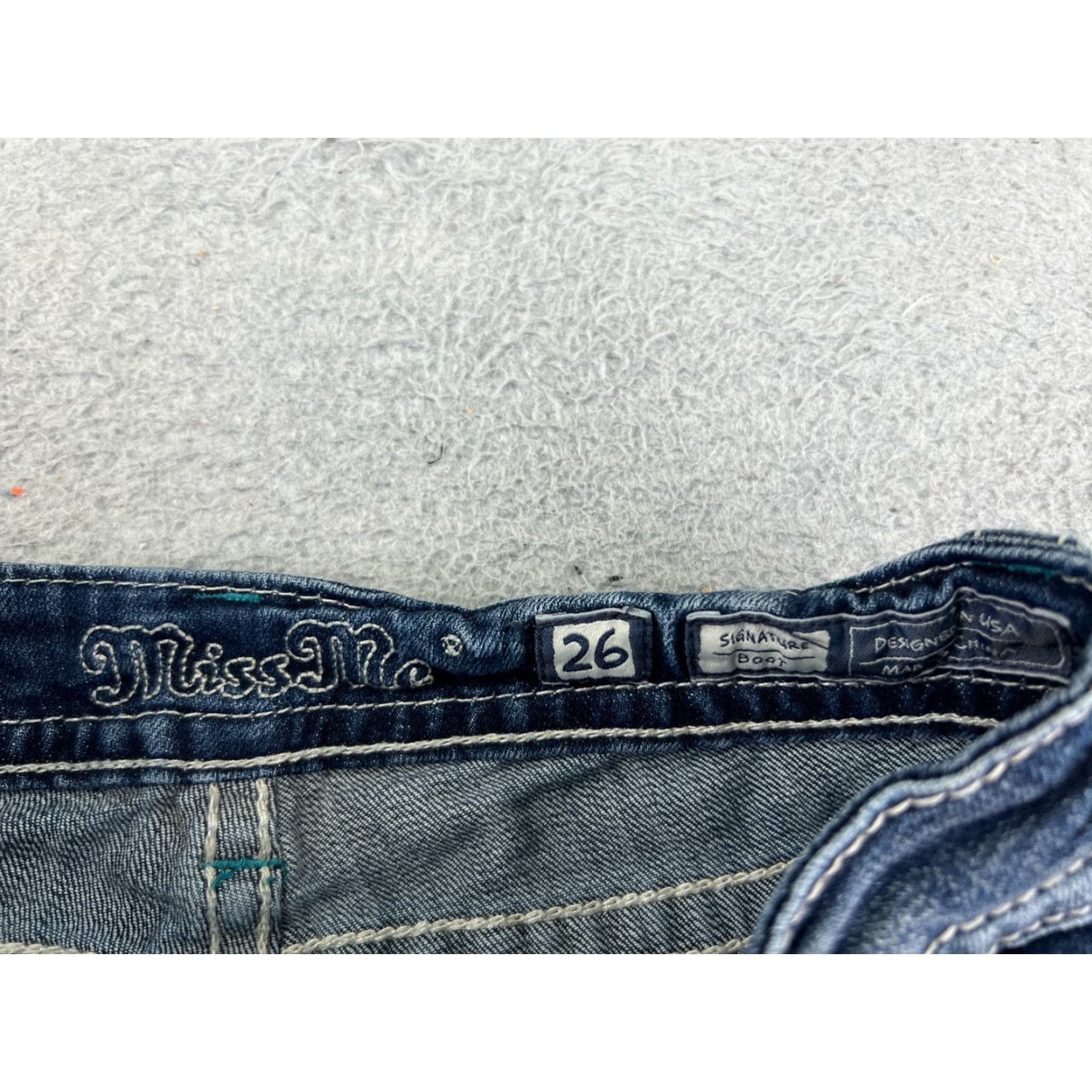 Miss Me Miss Me Shorts Women Denim Blue 26x12 Low Rise 5-Pocket Studded Embroidered Lace Button Cotton Blend Casual Party/Cocktail Vintage No 90s? No. Size 26" / US 2 / IT 38 - 7 Thumbnail