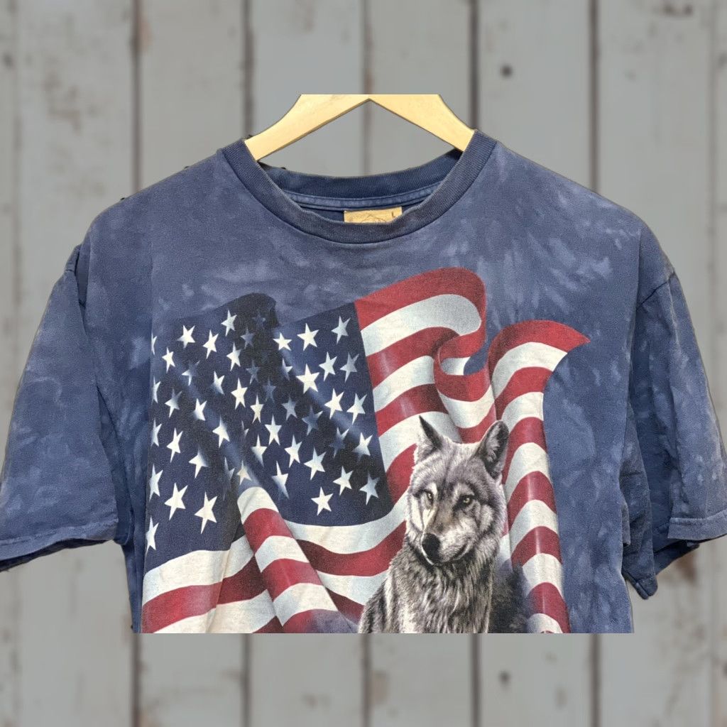 The Mountain VINTAGE The Mountain T-Shirt Mens Large Blue Tie Dye Wolves USA Flag Shirt Mens Large Blue Tie Dye Wolves USA Flag Size US L / EU 52-54 / 3 - 1 Thumbnail