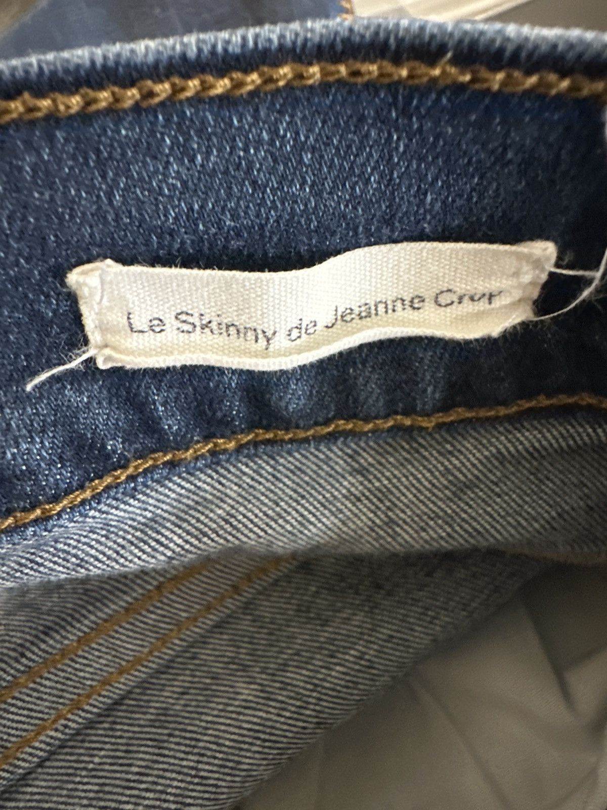 Frame Frame Le Skinny De Jeanne Crop Reverse V-Cuff Size 26" / US 2 / IT 38 - 7 Thumbnail