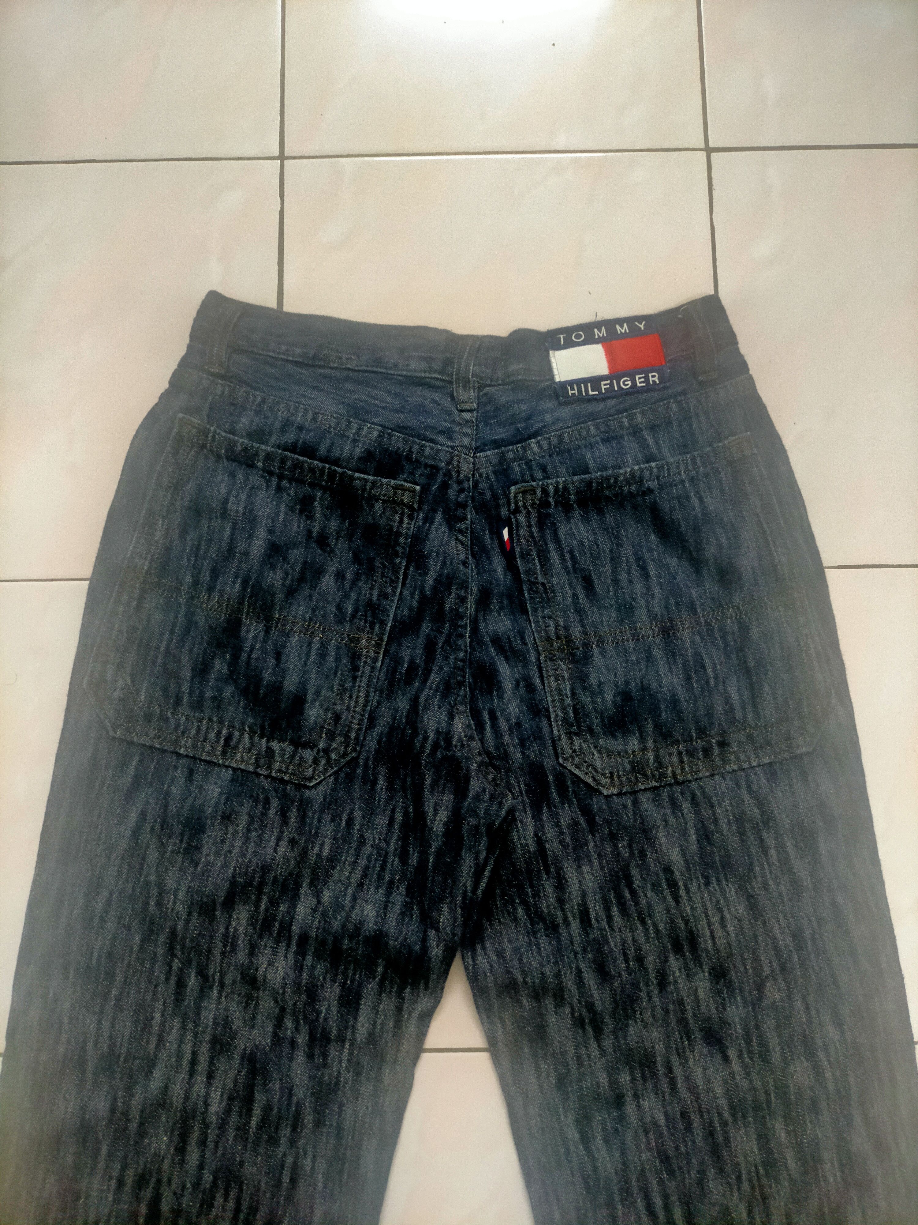 Tommy Hilfiger × Vintage Vintage Tommy Hilfiger Baggy Rare Design Jeans Size US 30 / EU 46 - 1 Thumbnail