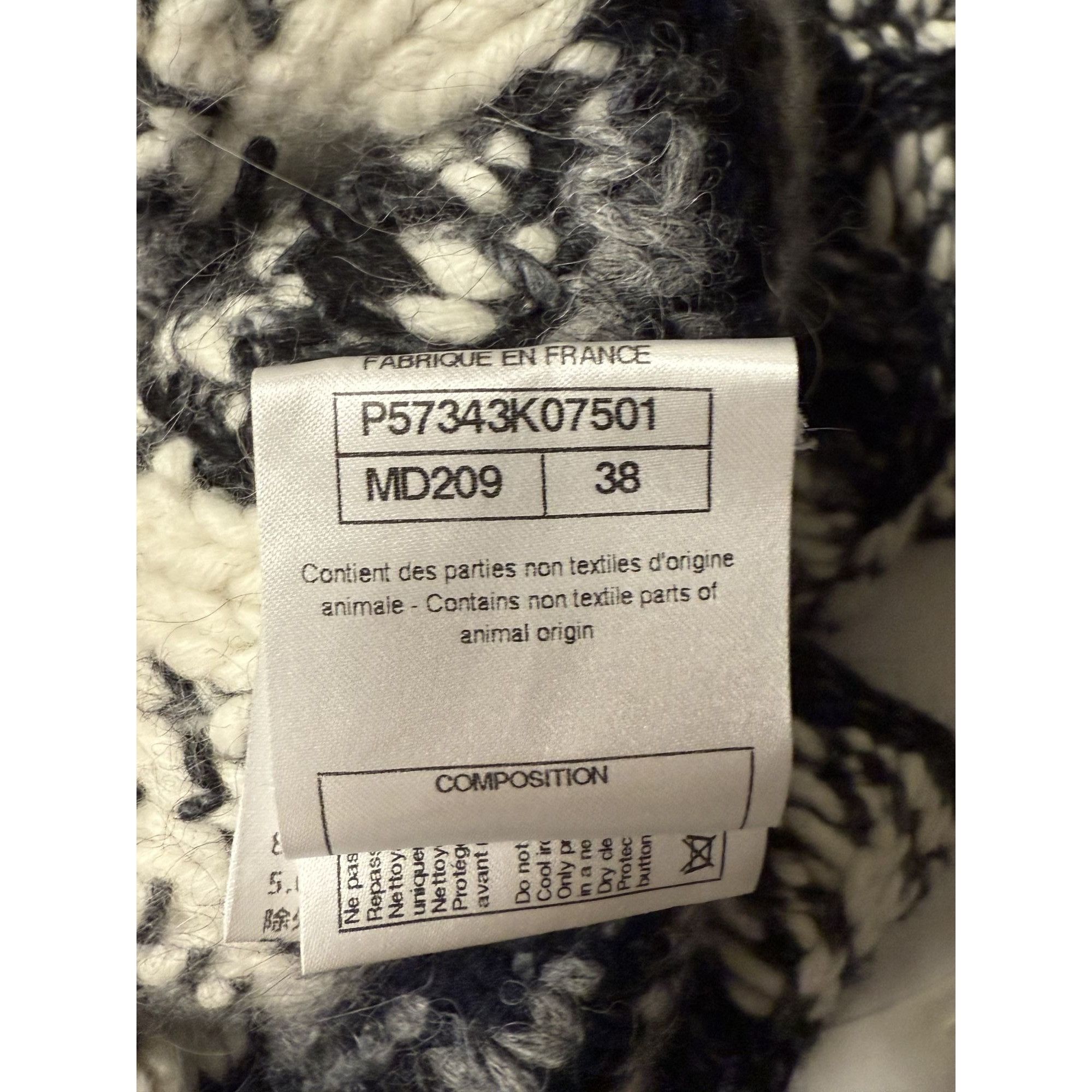 Chanel Chanel Black & White Wool Blend Plaid Jacket With Belt & But Size XS / US 0-2 / IT 36-38 - 9 Thumbnail